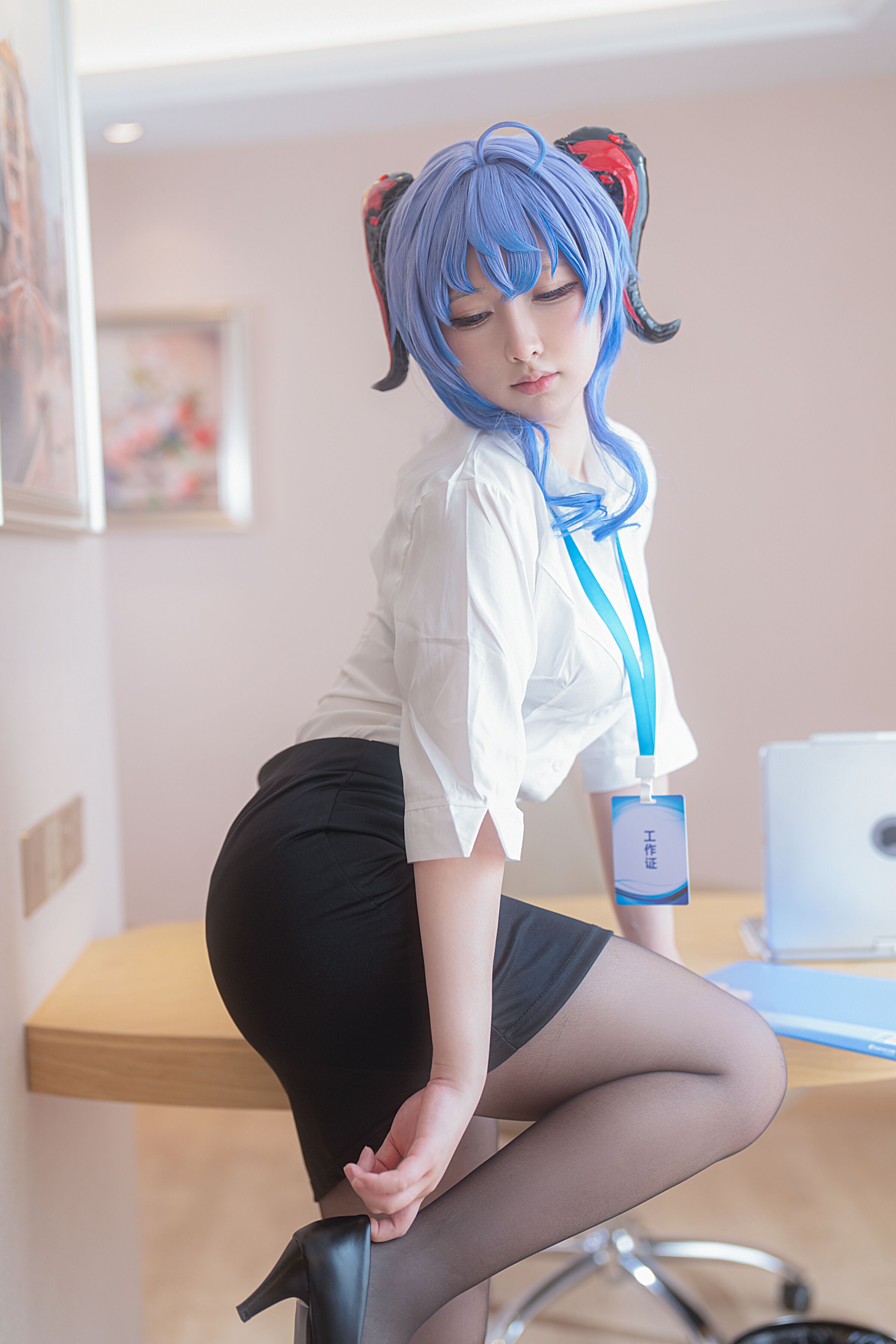 Sakura Li Li Eriri - Thư ký Gan Yu