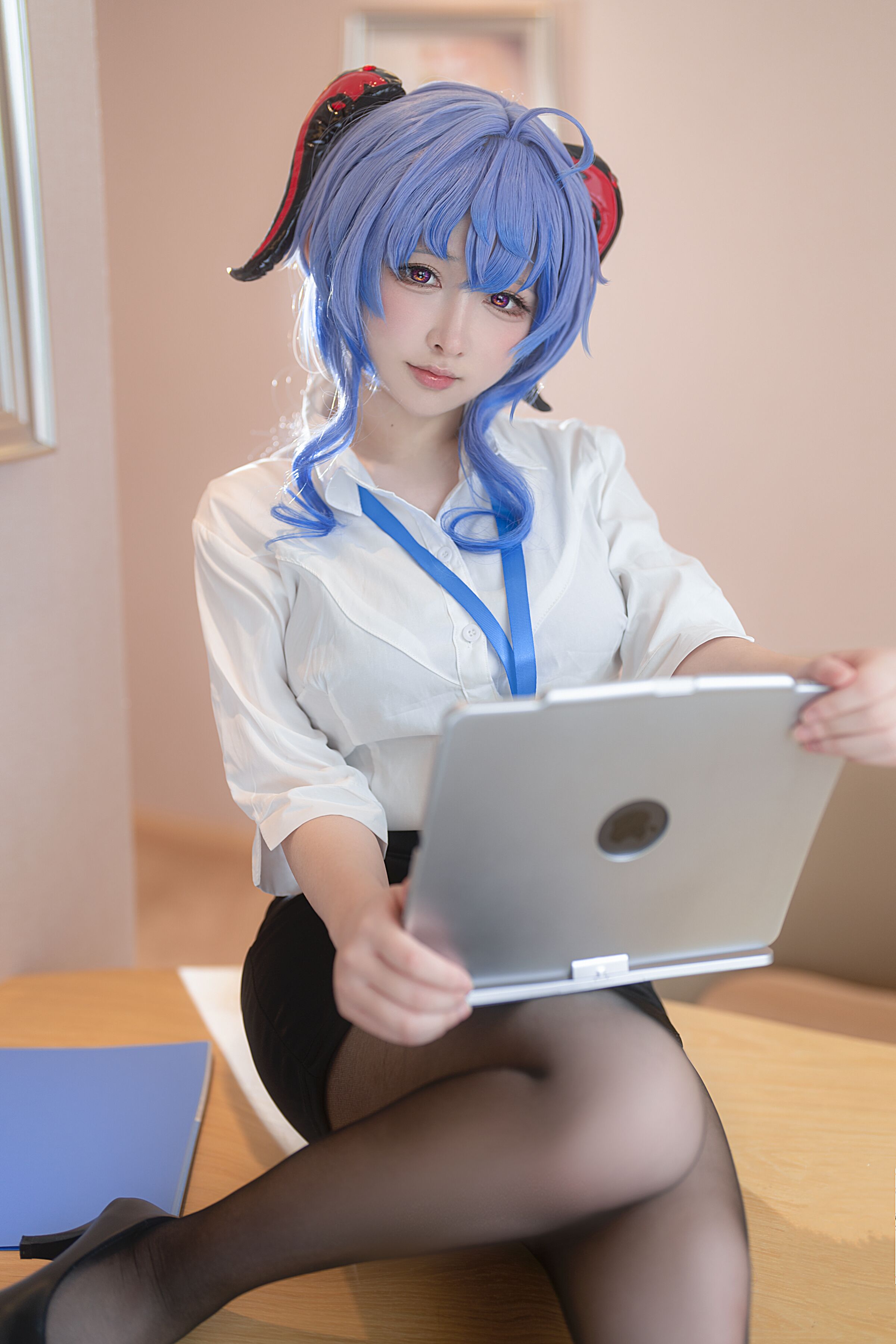 Sakura Li Li Eriri - Thư ký Gan Yu