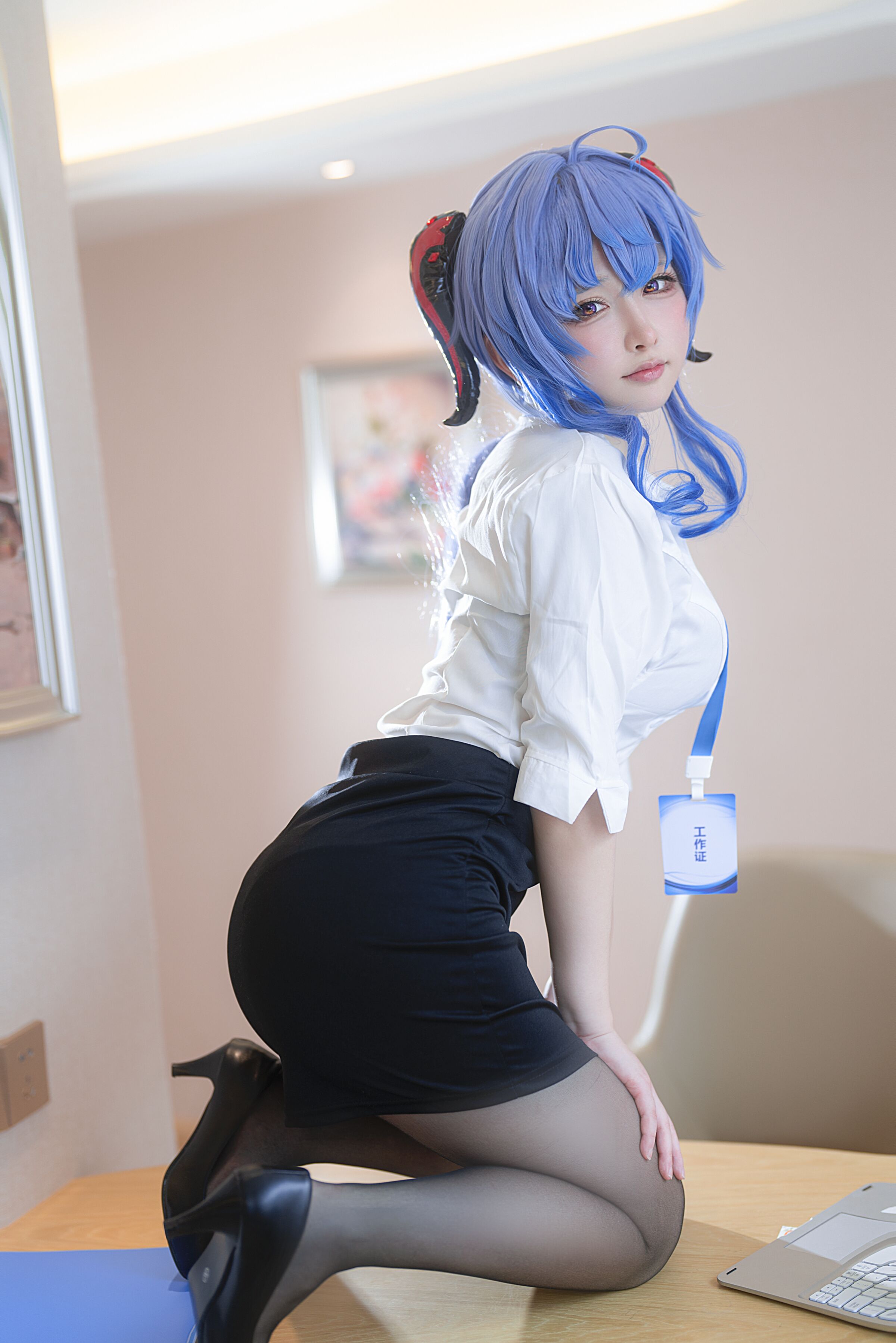 Sakura Li Li Eriri - Thư ký Gan Yu
