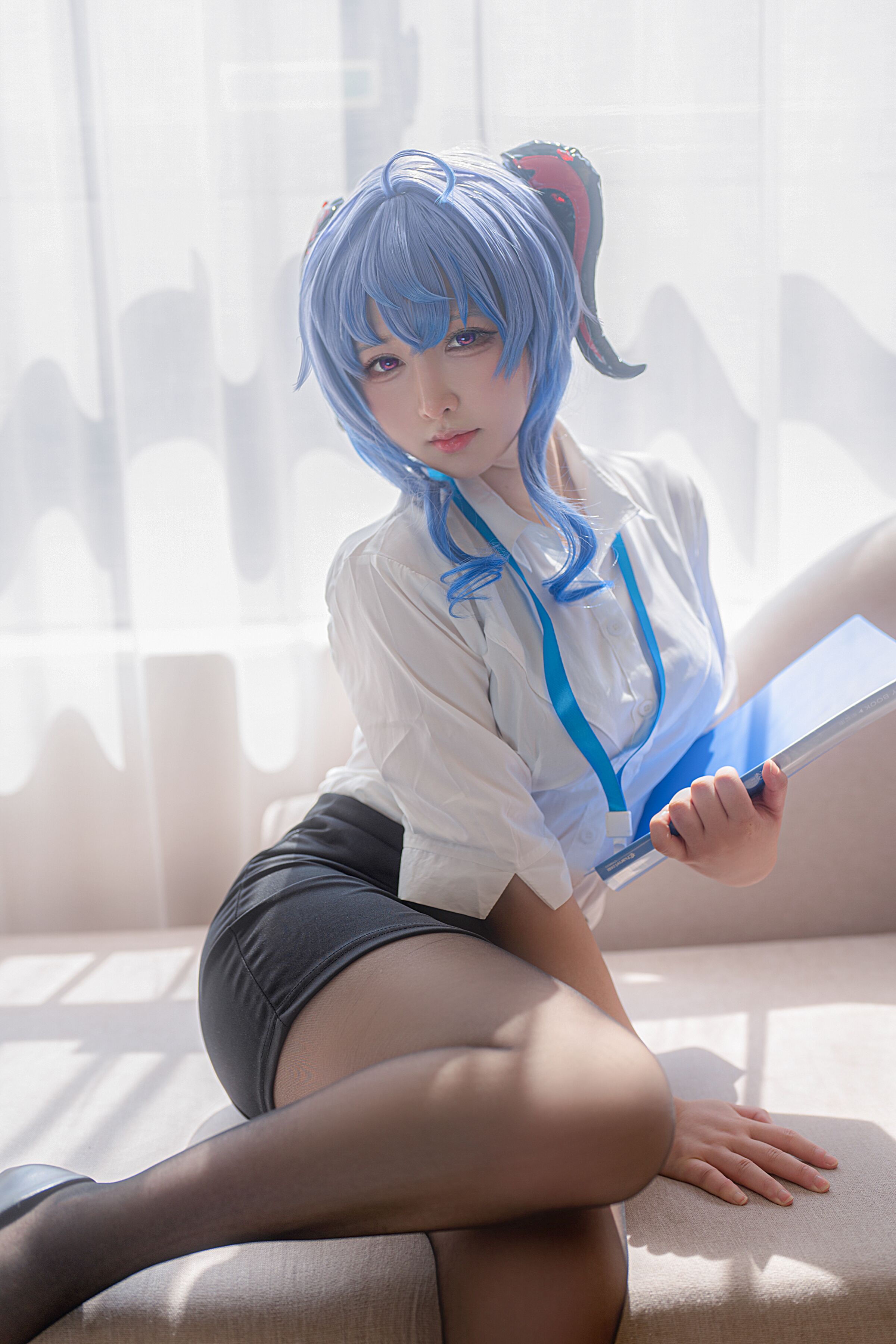 Sakura Li Li Eriri - Thư ký Gan Yu