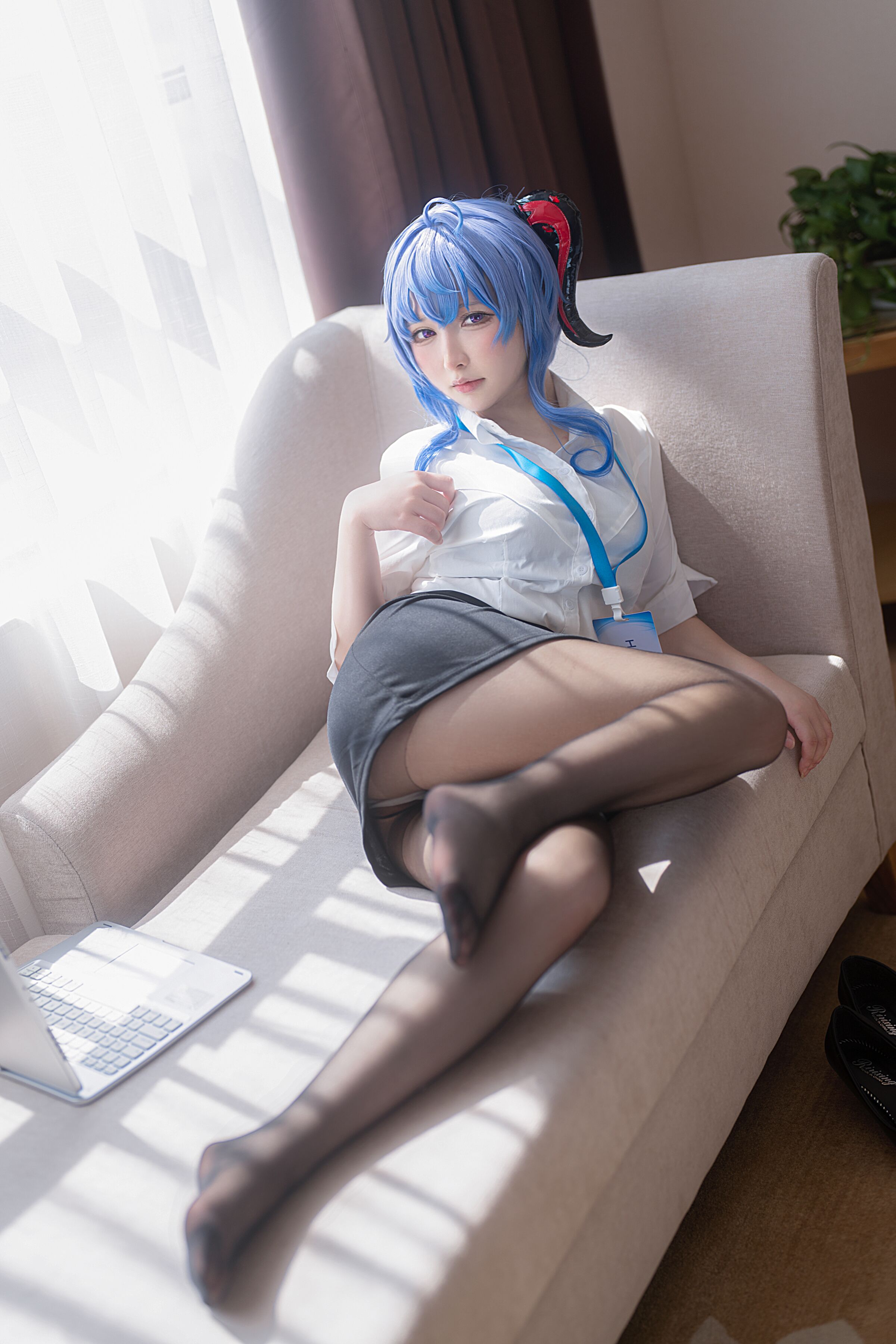 Sakura Li Li Eriri - Thư ký Gan Yu