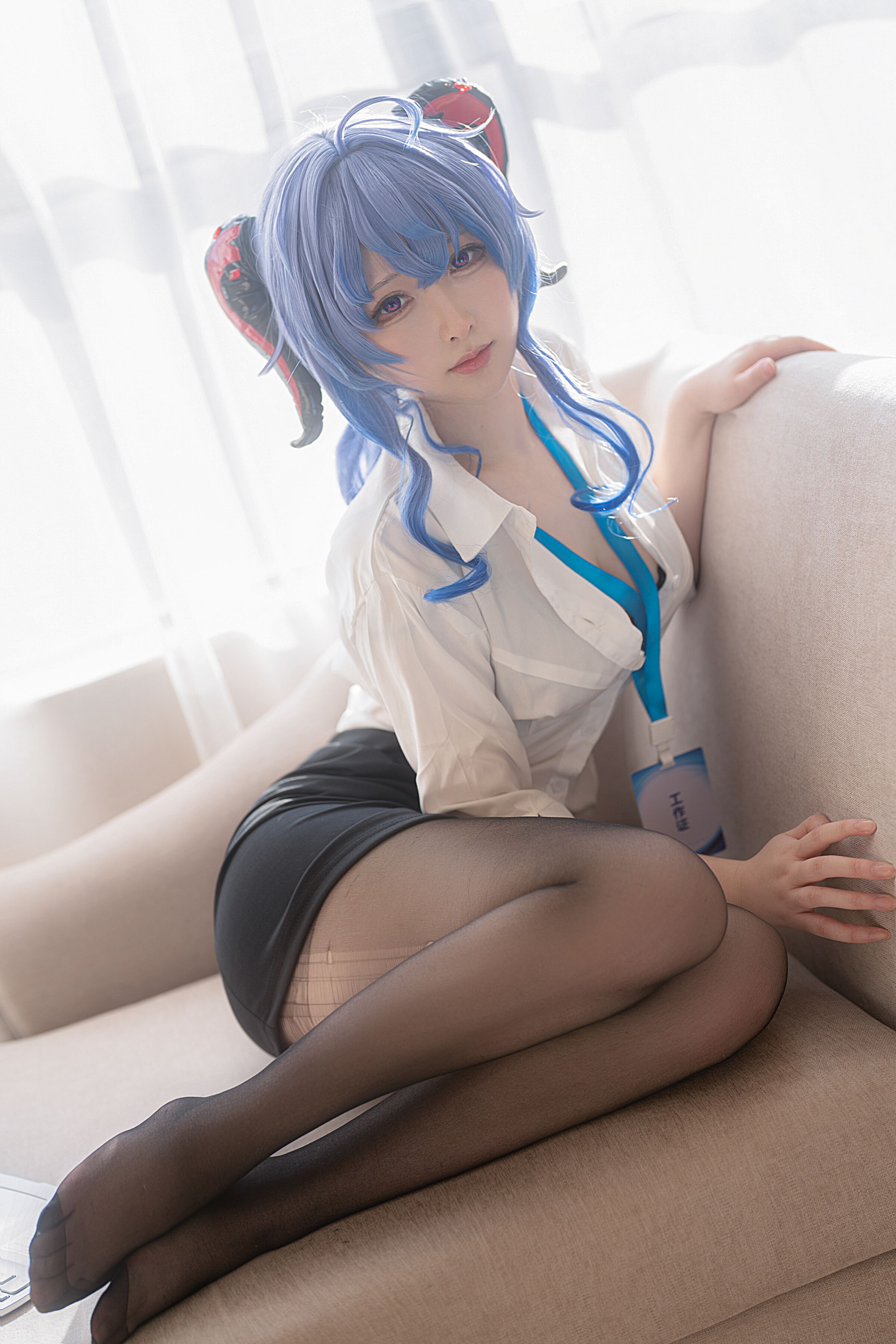 Sakura Li Li Eriri - Thư ký Gan Yu