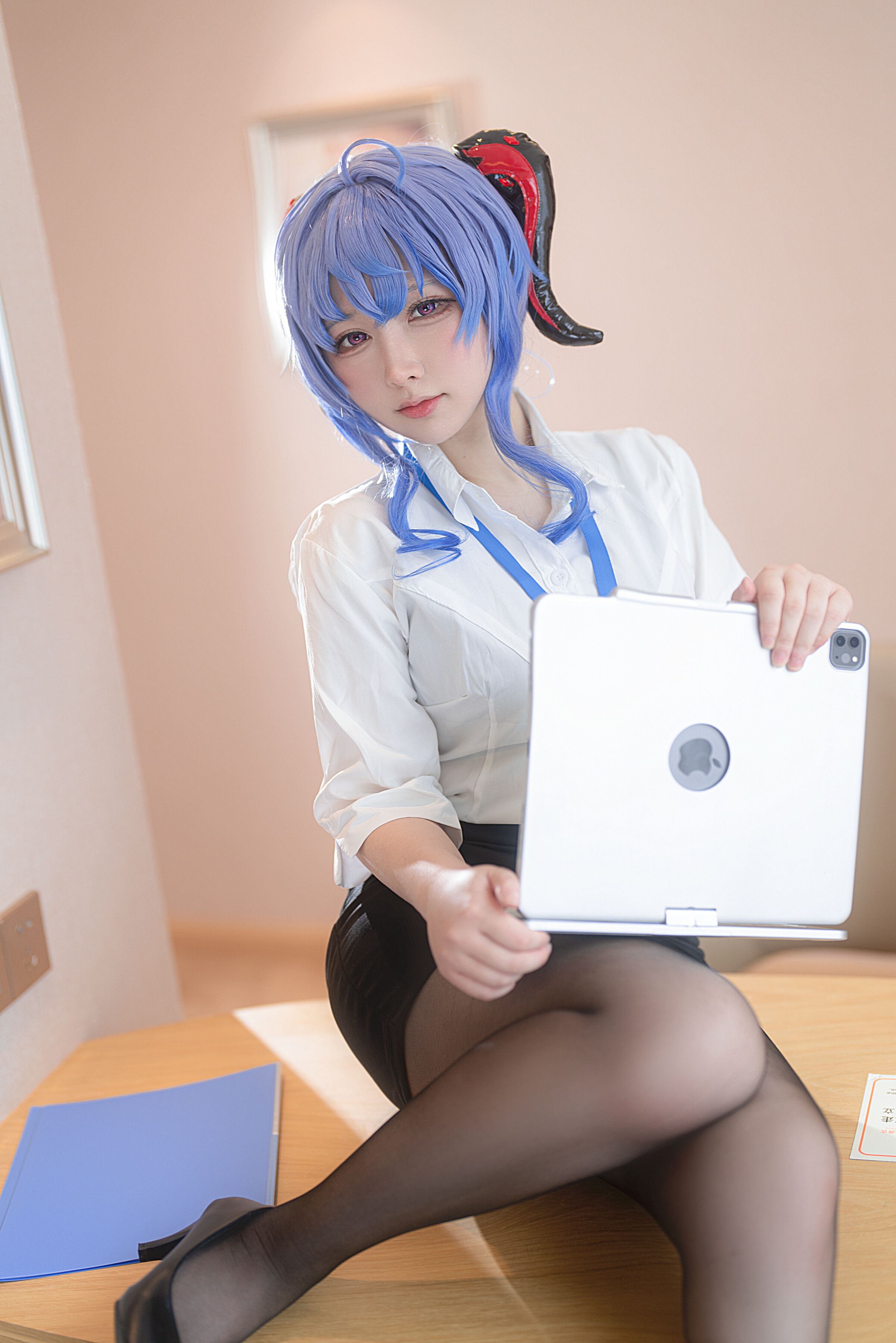 Sakura Li Li Eriri - Thư ký Gan Yu