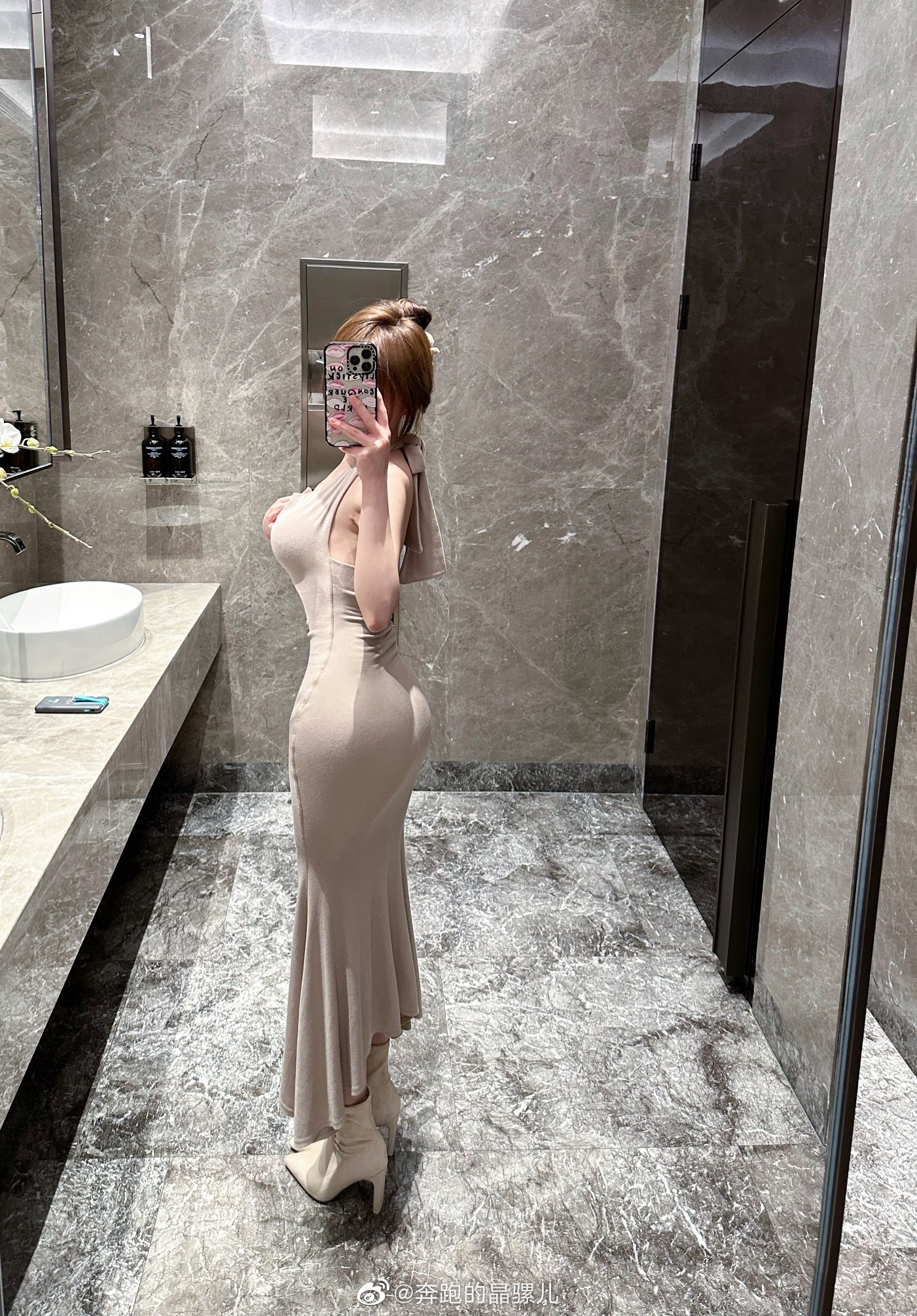 Chạy hình ảnh Weibo của Jingluoer
