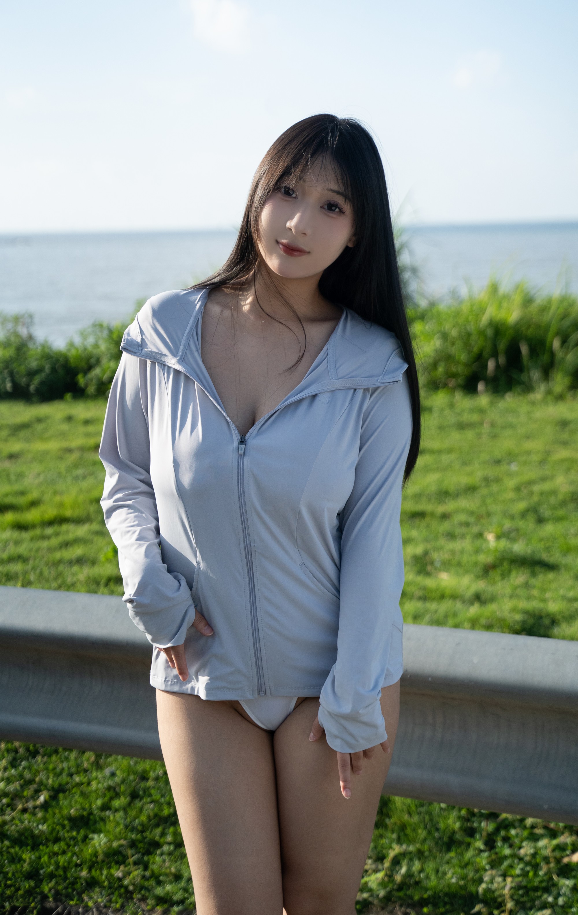 Hornycos - Teen châu Á busty khoe thân hình đẹp ngoài trời (Patreon)