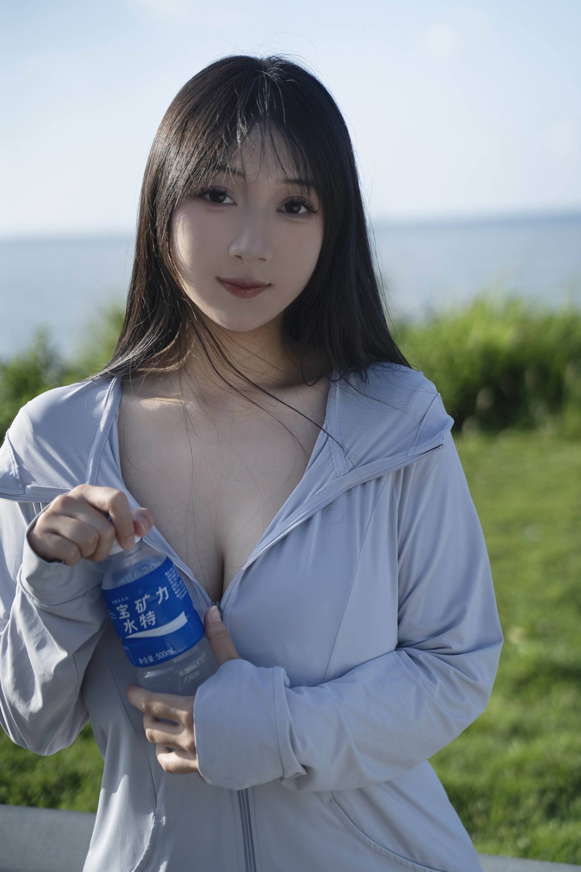 Hornycos - Teen châu Á busty khoe thân hình đẹp ngoài trời (Patreon)