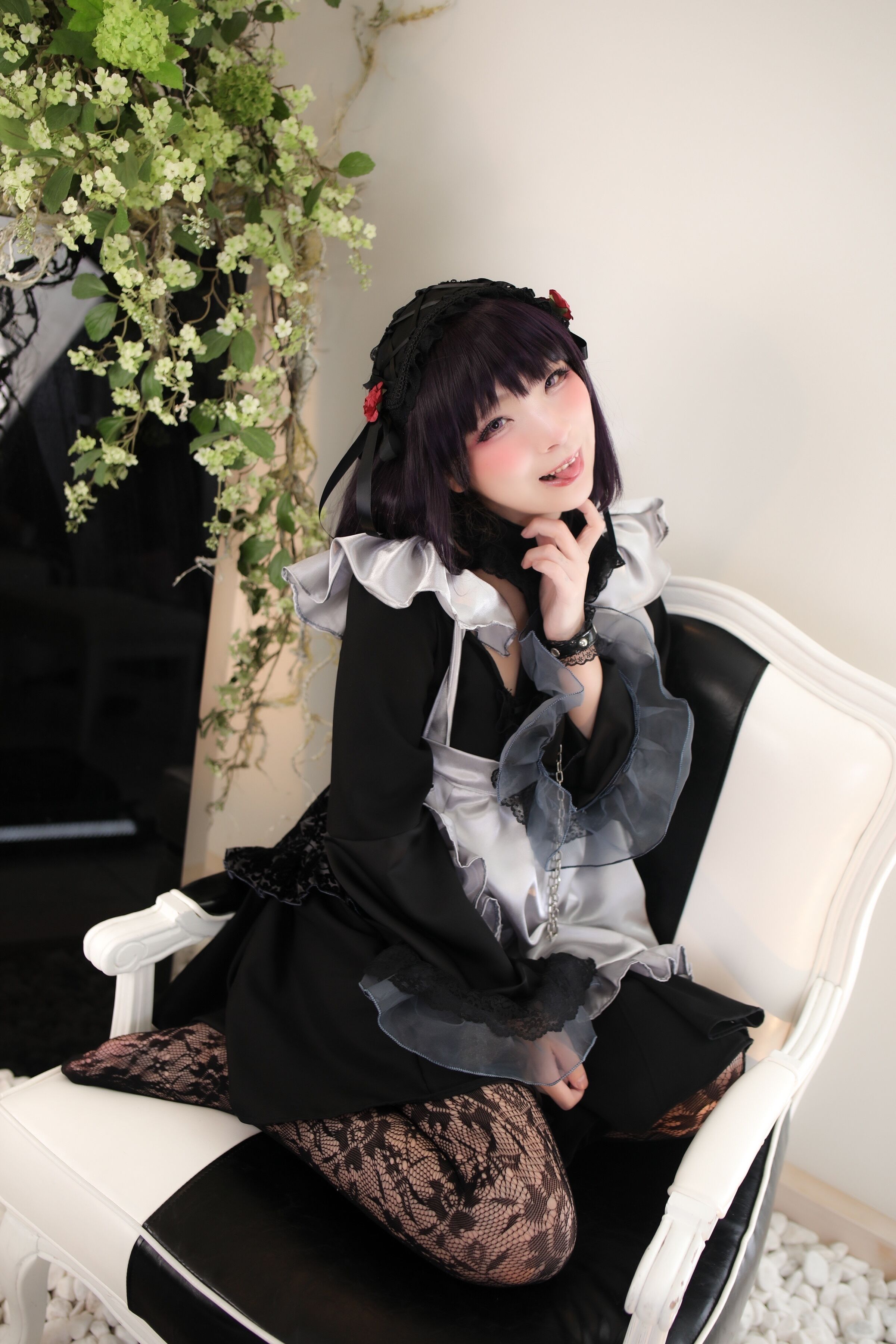 Trong trường hợp của Shizukutan, Komo-chan ăn mặc