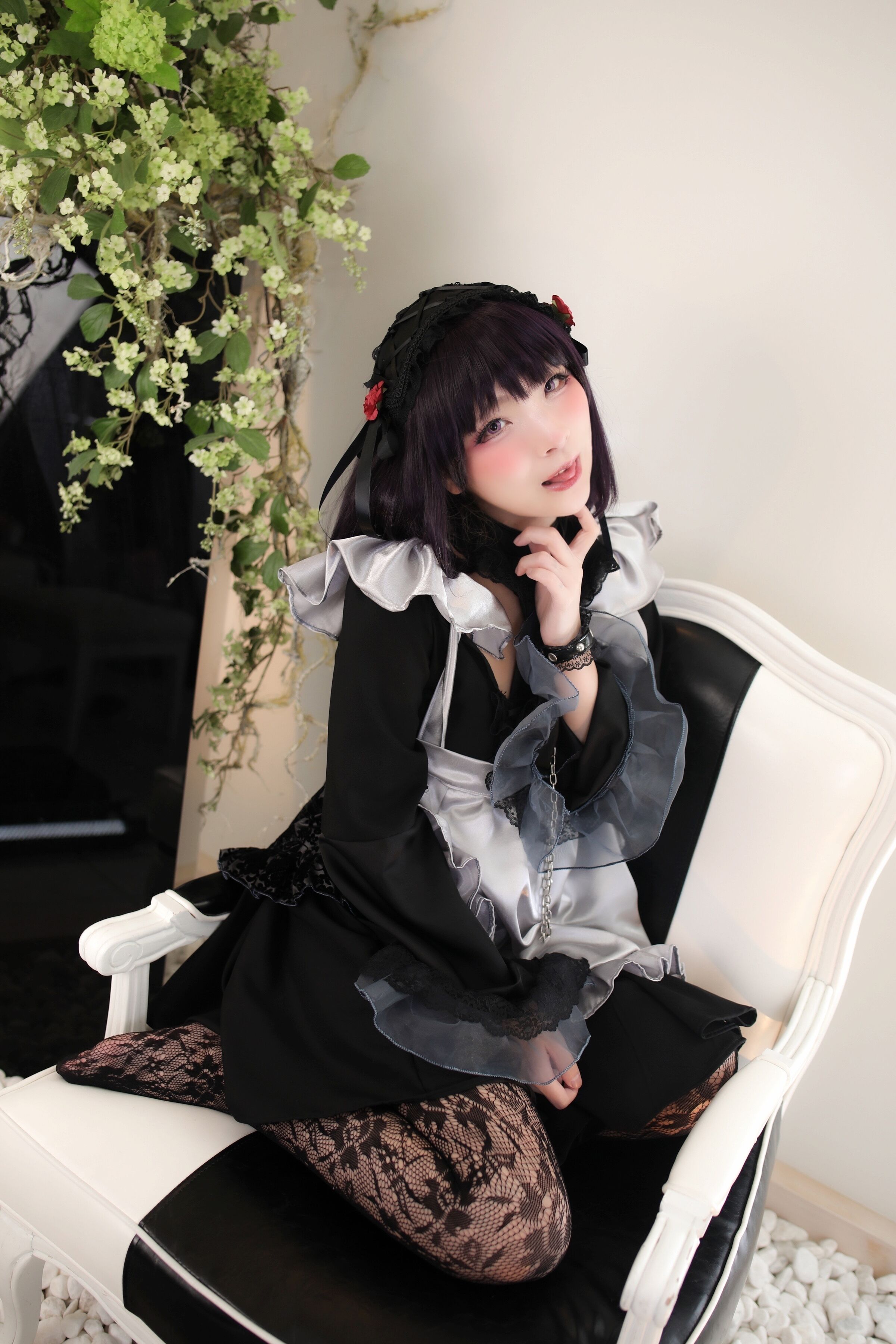 Trong trường hợp của Shizukutan, Komo-chan ăn mặc