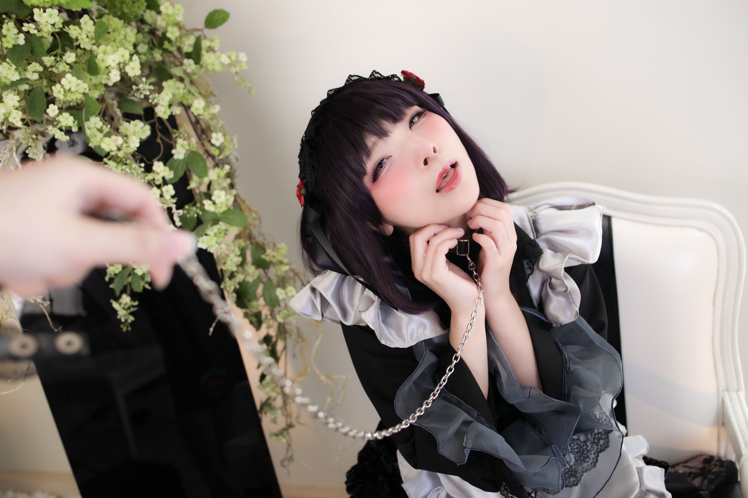 Trong trường hợp của Shizukutan, Komo-chan ăn mặc