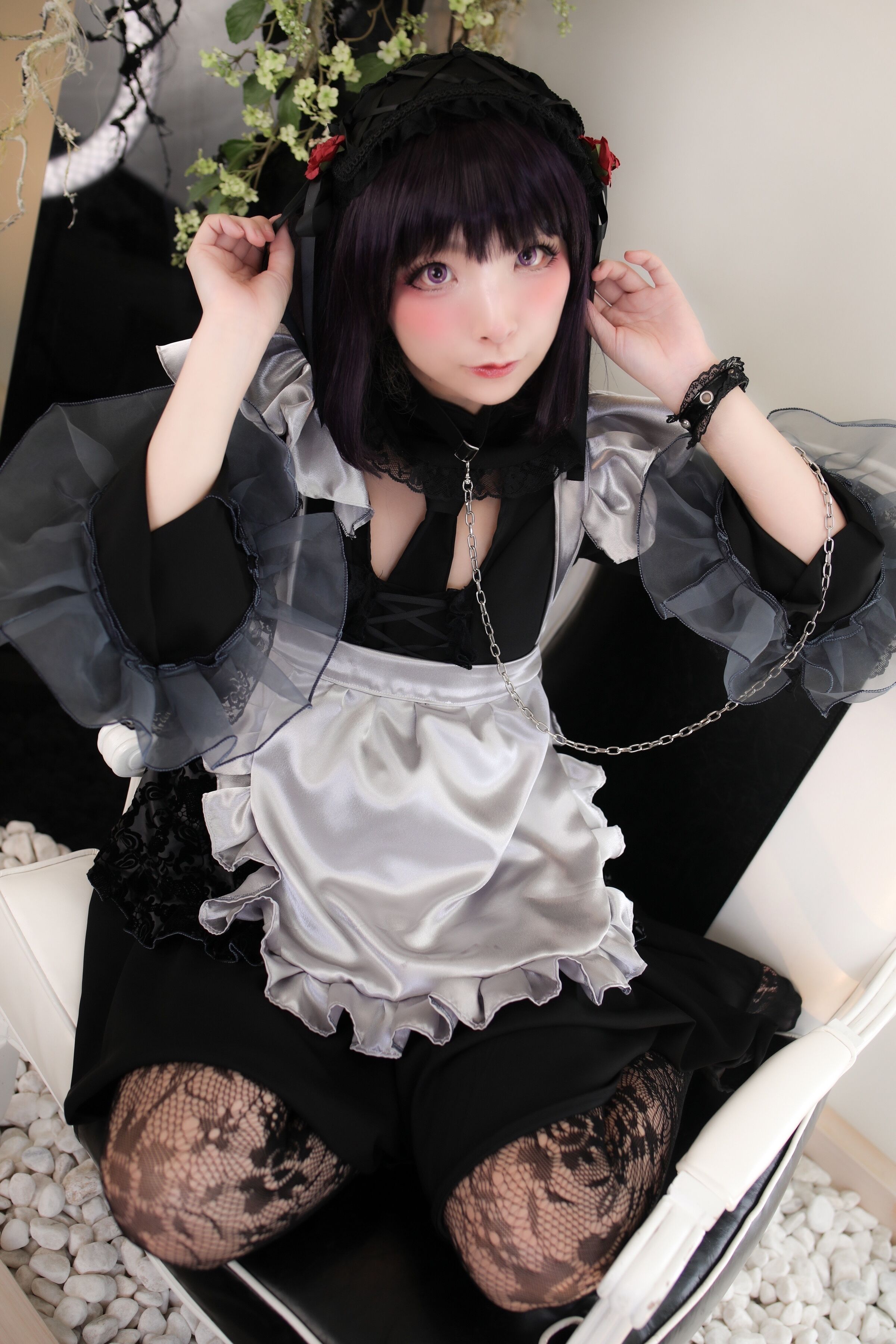 Trong trường hợp của Shizukutan, Komo-chan ăn mặc