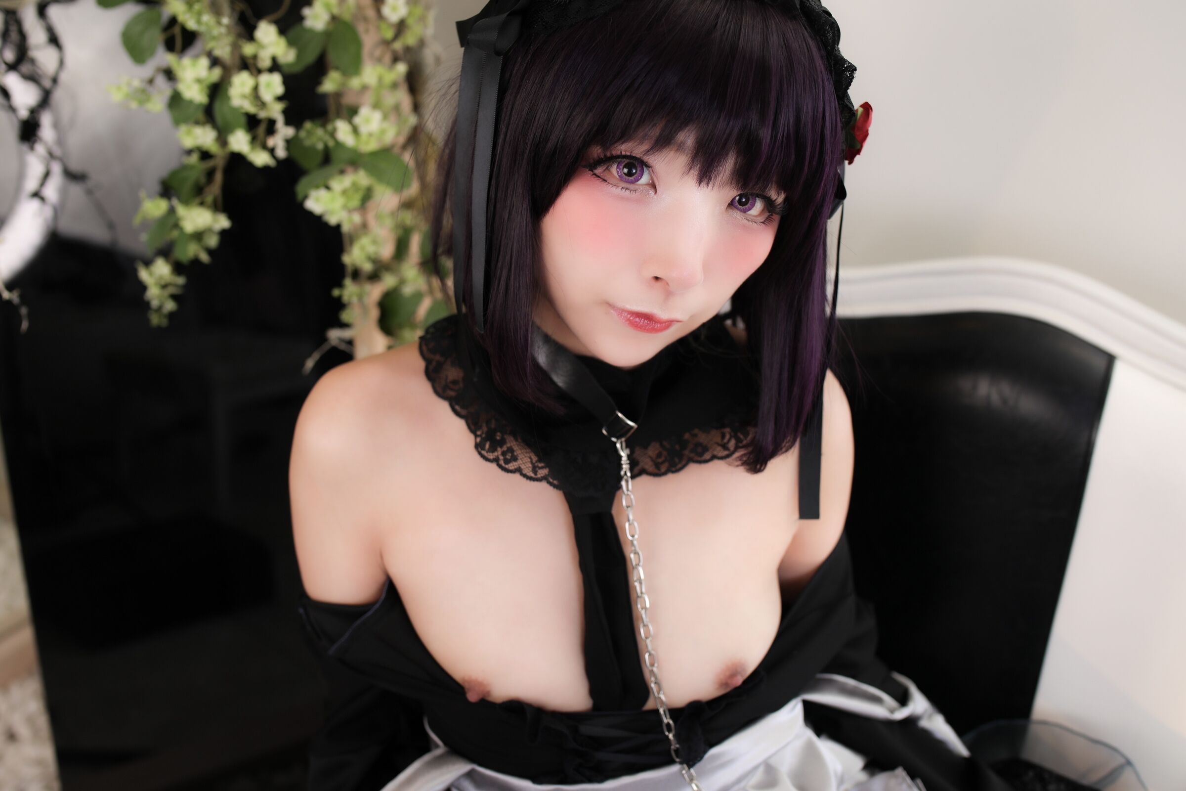 Trong trường hợp của Shizukutan, Komo-chan ăn mặc