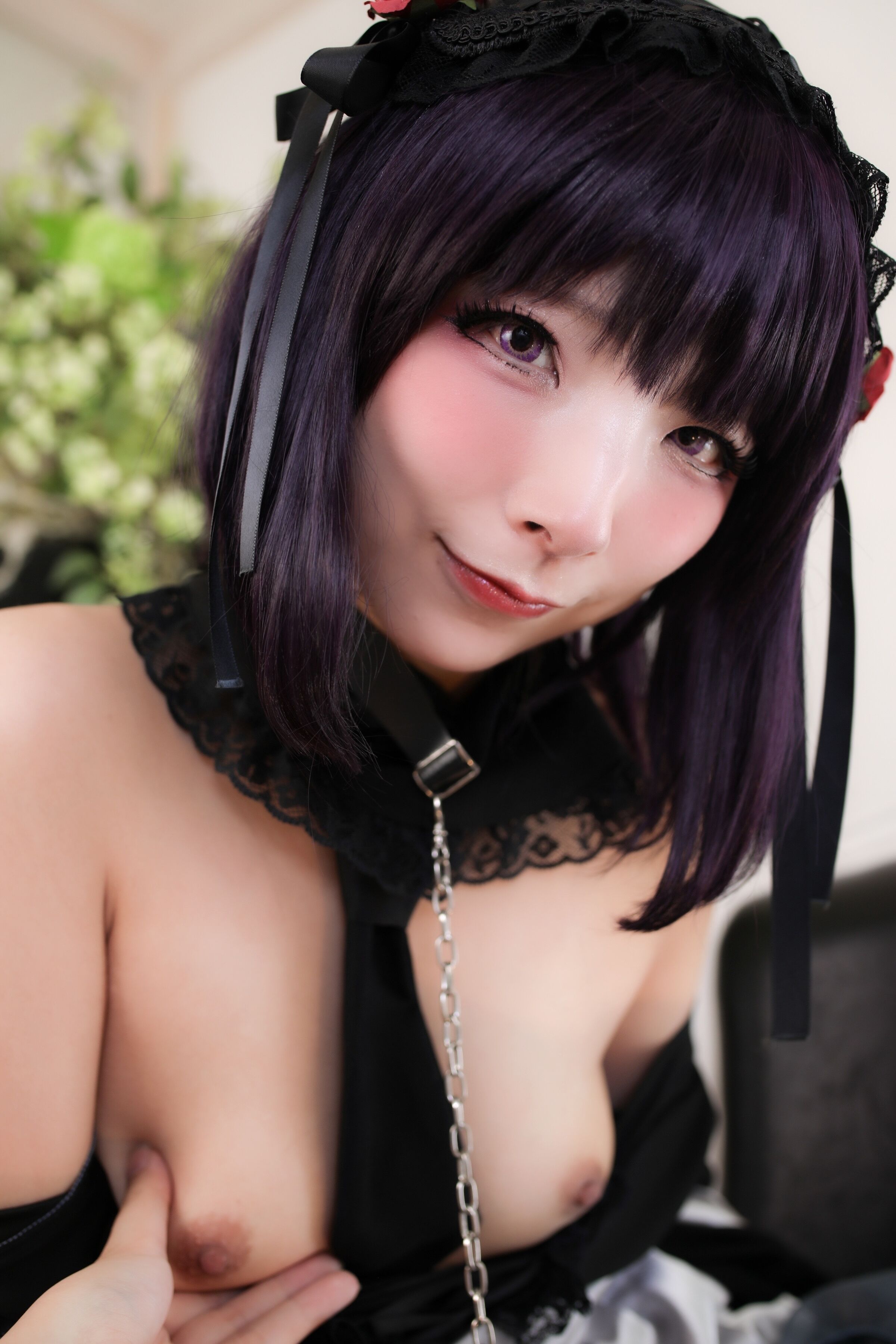 Trong trường hợp của Shizukutan, Komo-chan ăn mặc