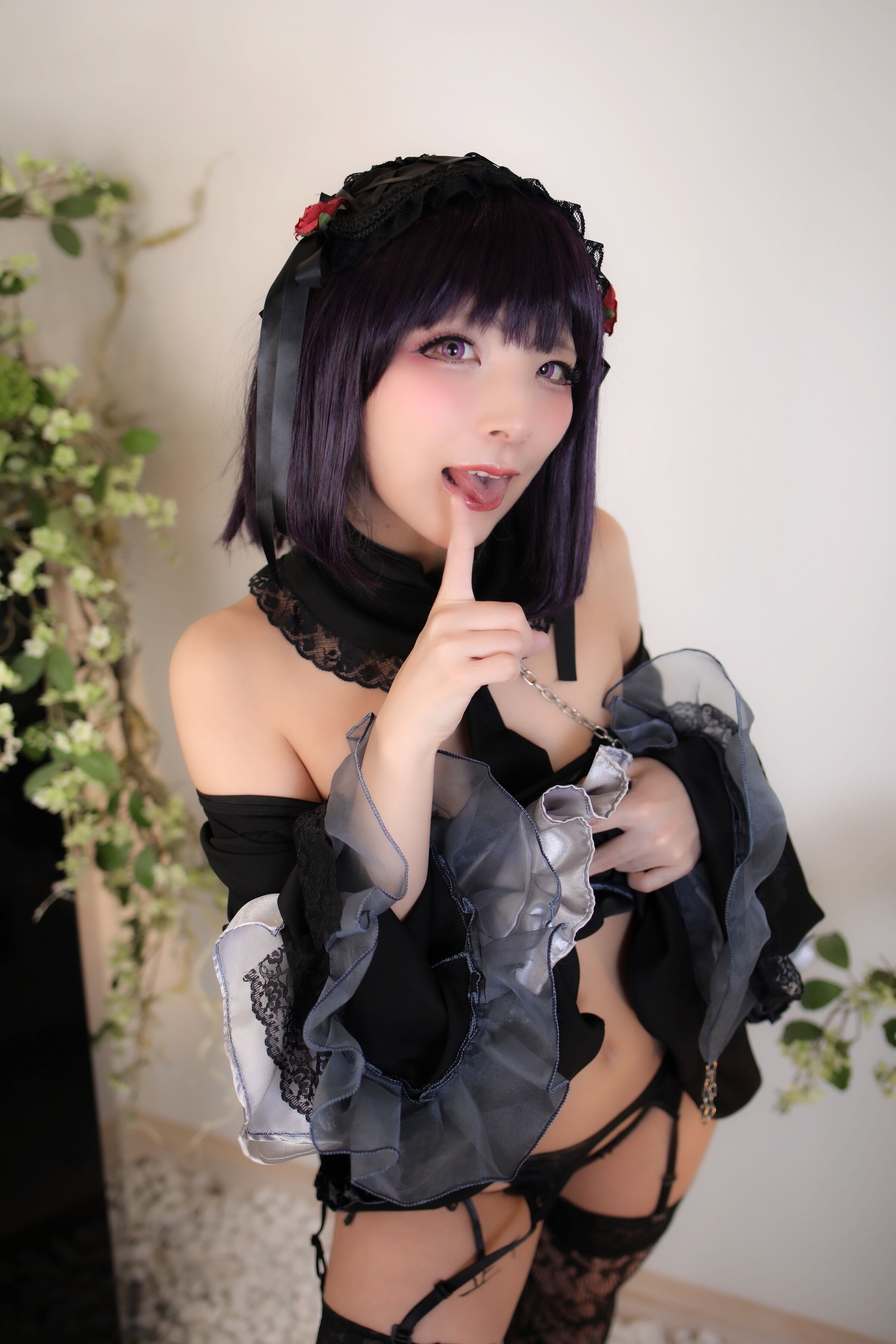 Trong trường hợp của Shizukutan, Komo-chan ăn mặc