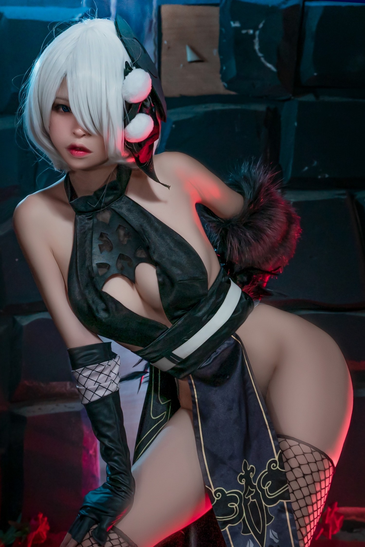 Hornycos - dễ thương 2B cho thấy cơ thể hoàn hảo của cô ấy (Patreon)