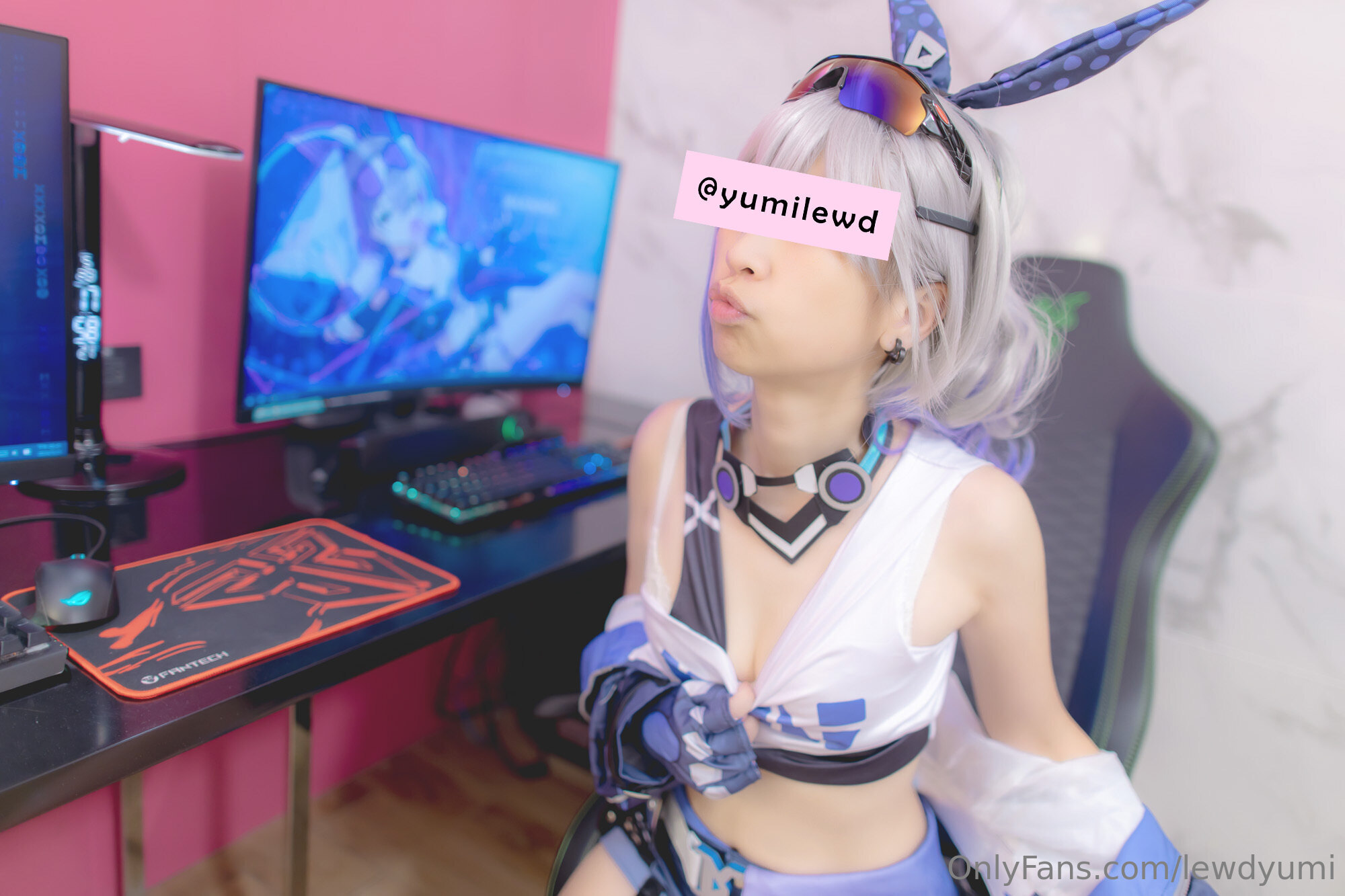 Lewd Yumi - Sói bạc