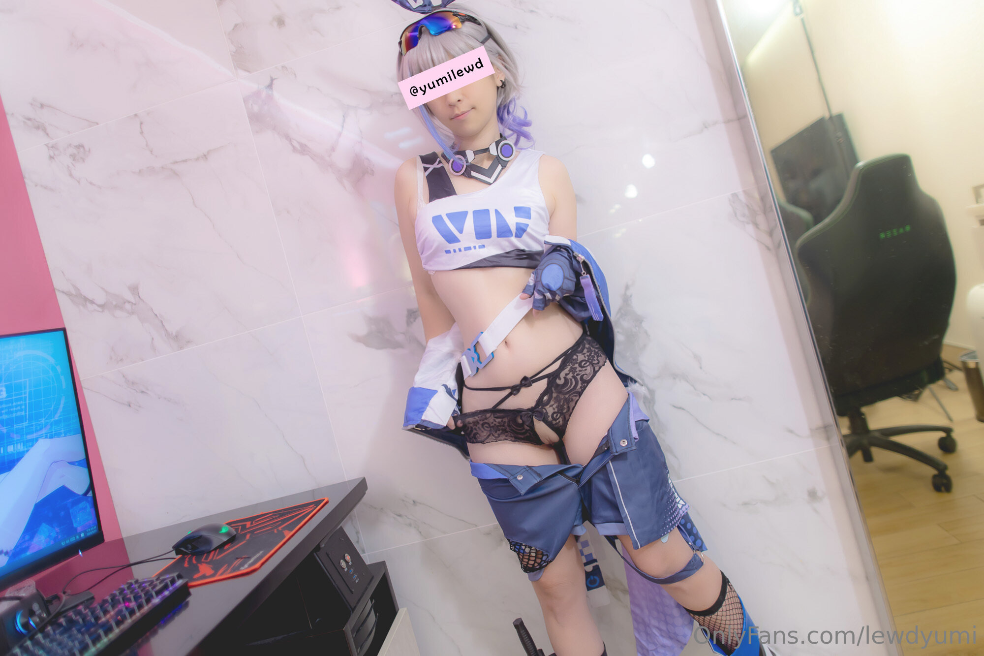 Lewd Yumi - Sói bạc