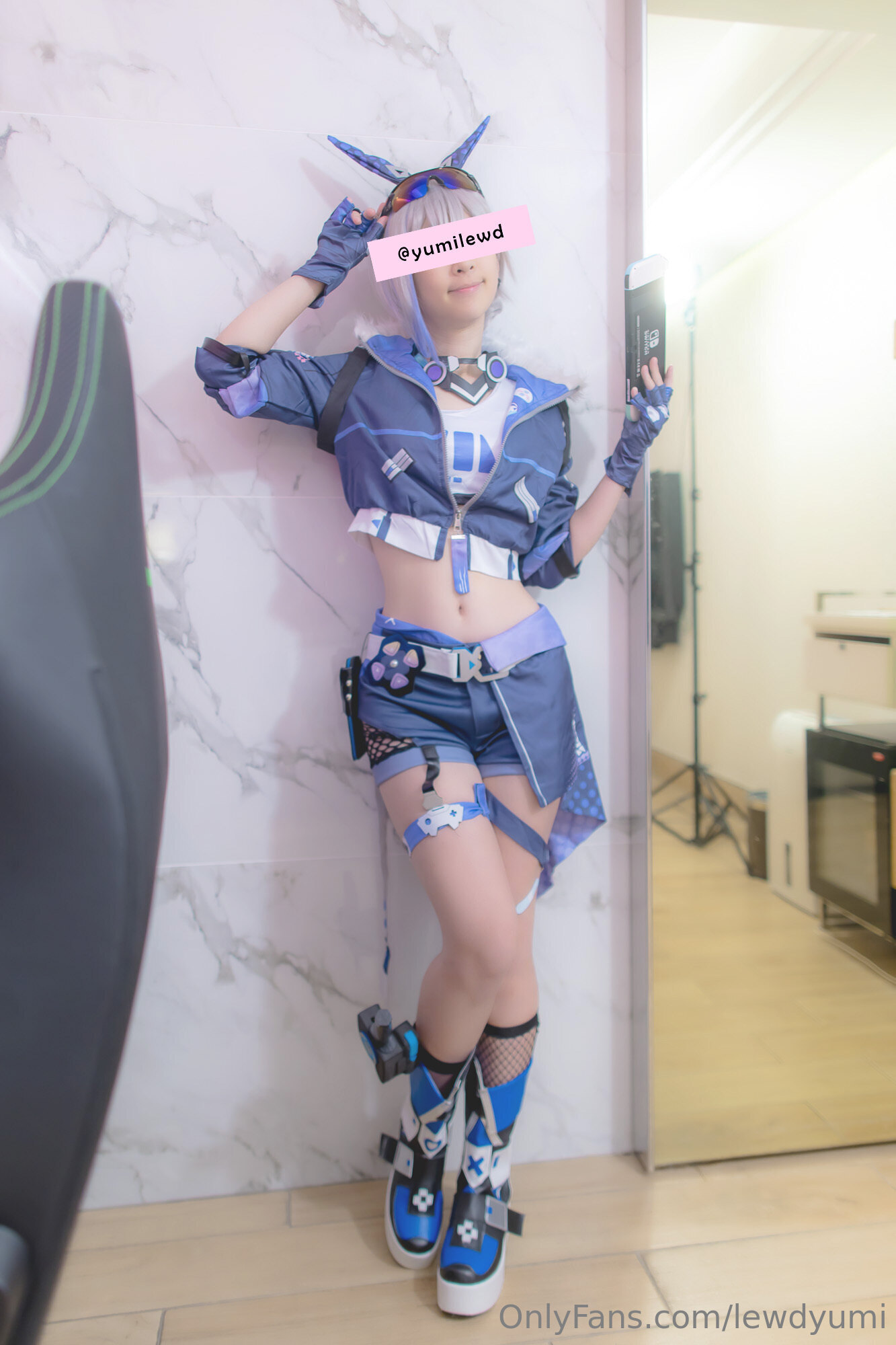 Lewd Yumi - Sói bạc
