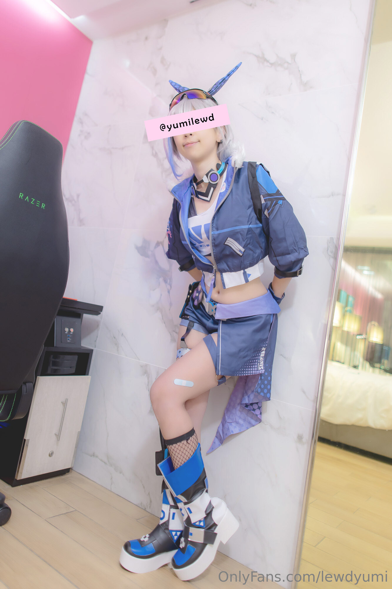 Lewd Yumi - Sói bạc