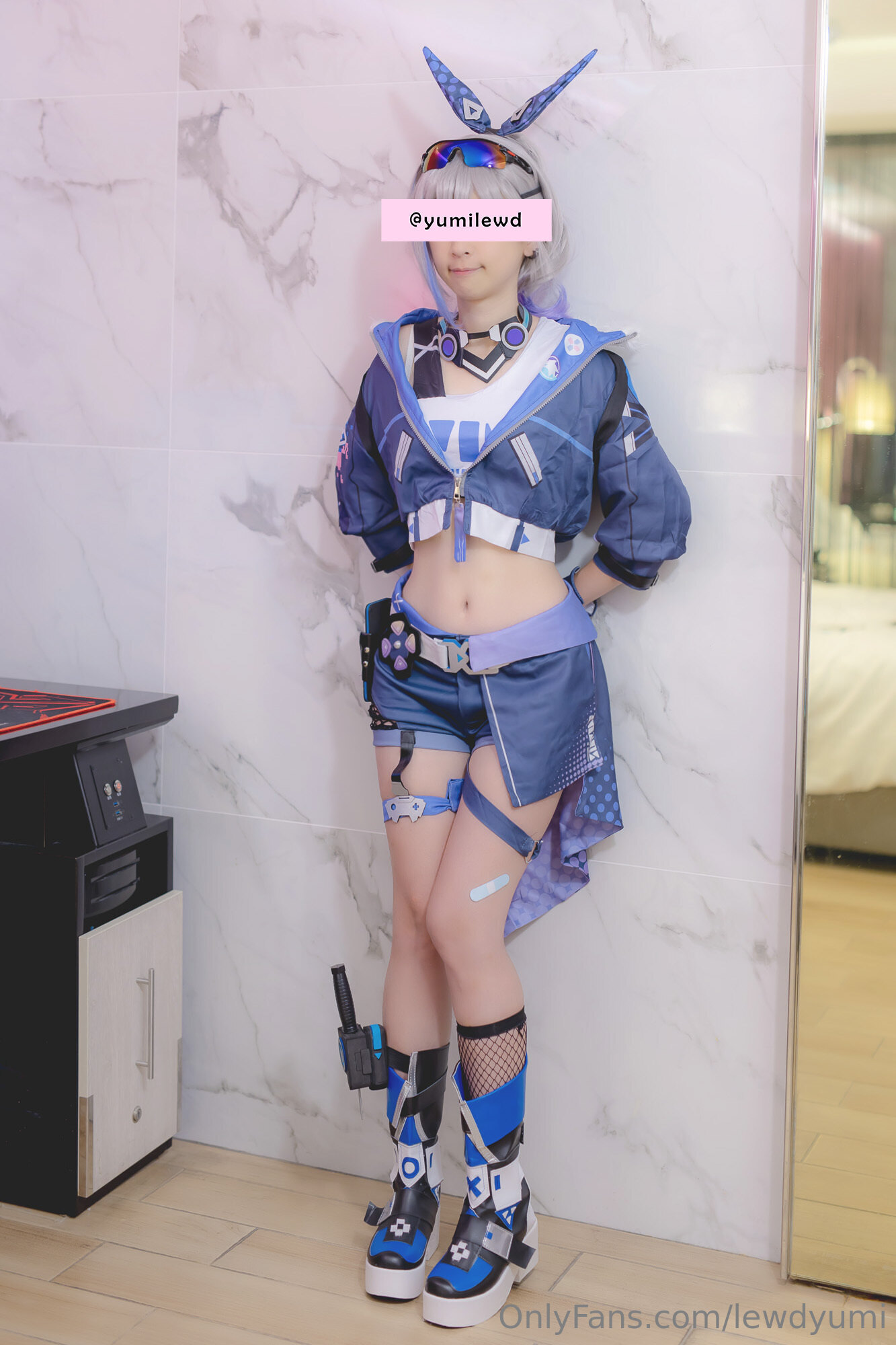 Lewd Yumi - Sói bạc