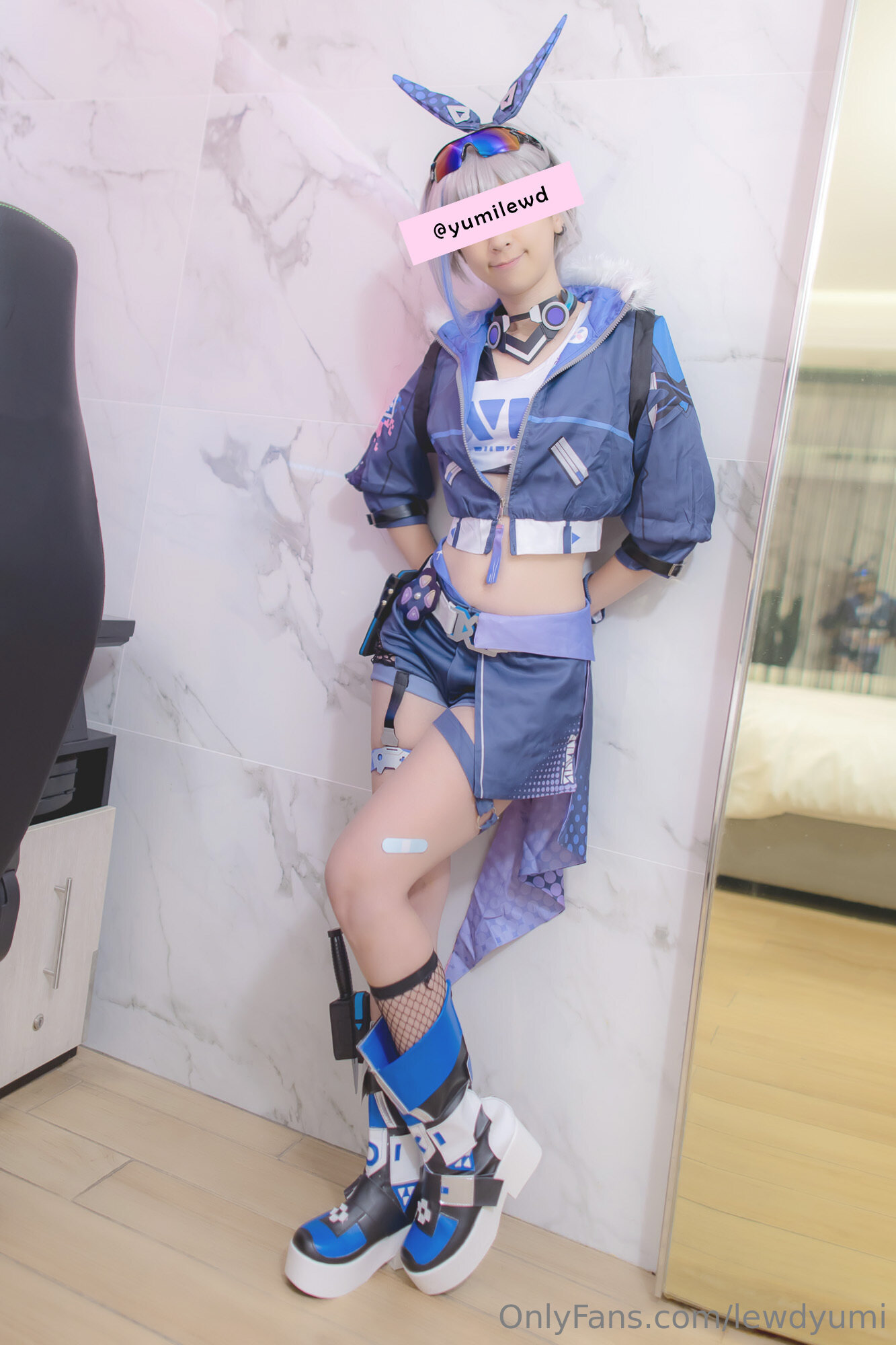 Lewd Yumi - Sói bạc