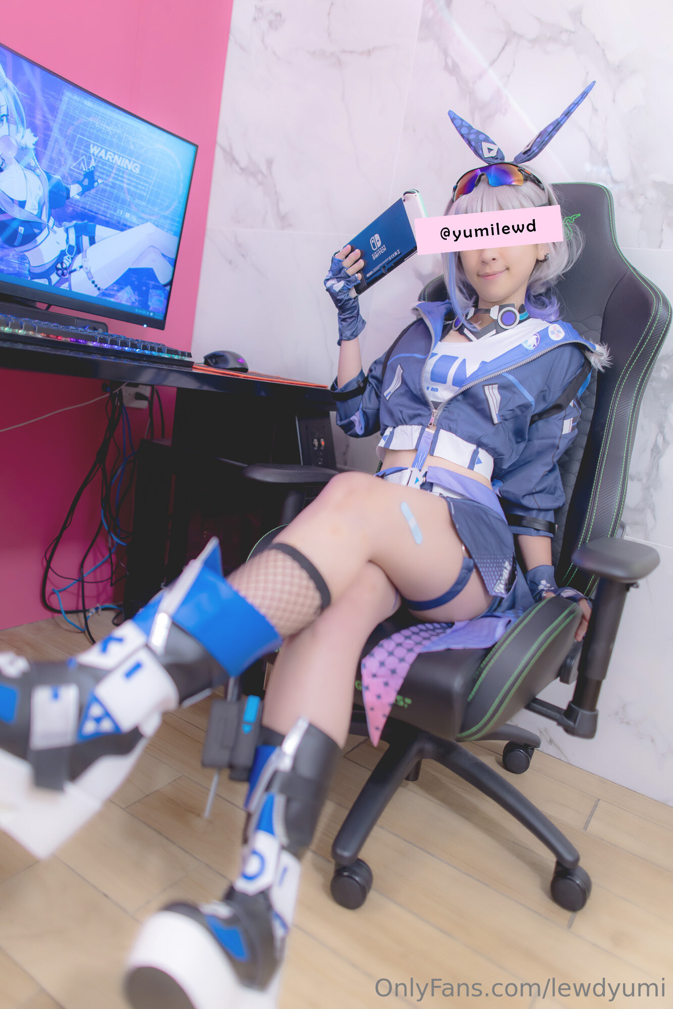 Lewd Yumi - Sói bạc