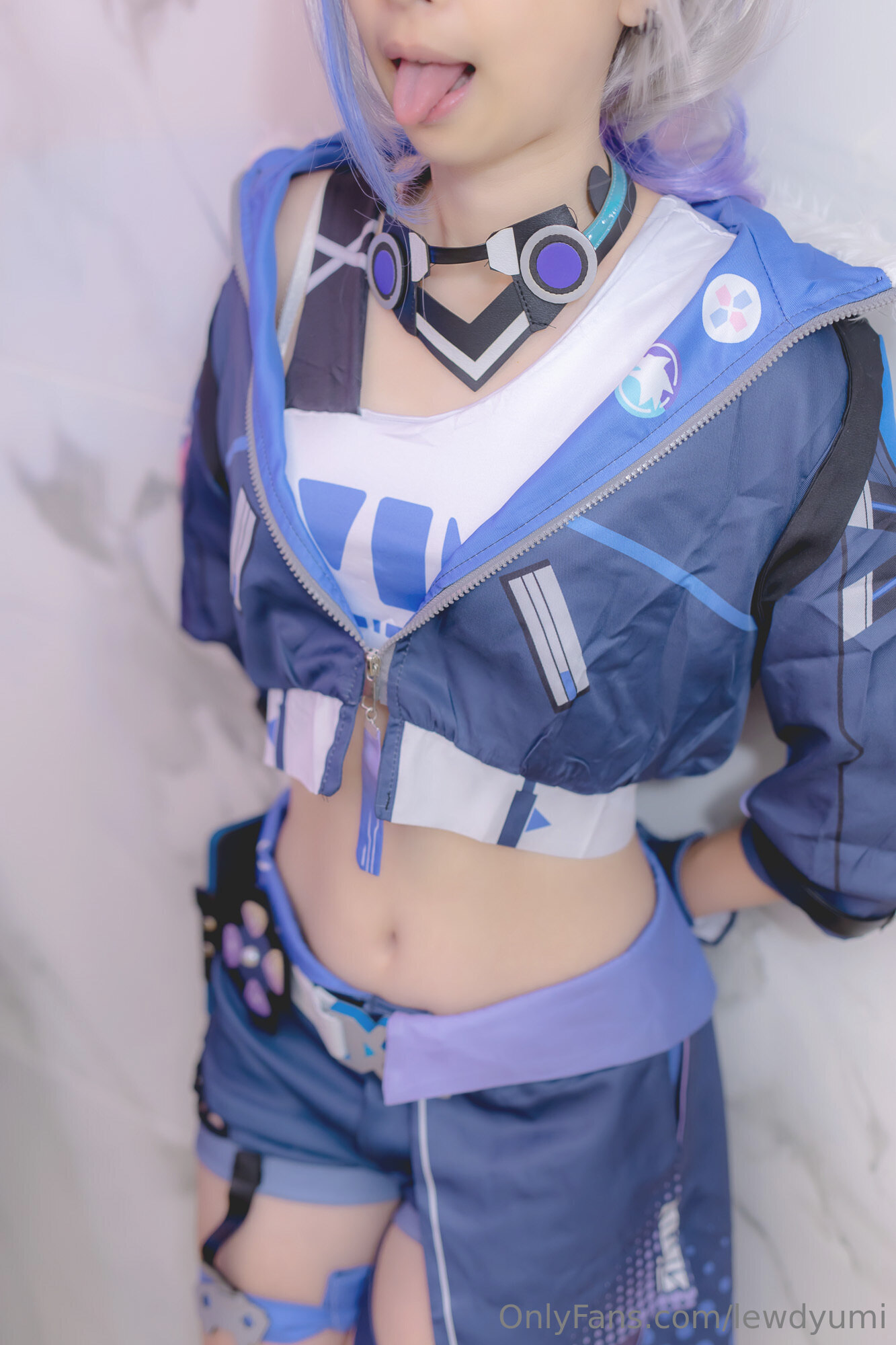 Lewd Yumi - Sói bạc