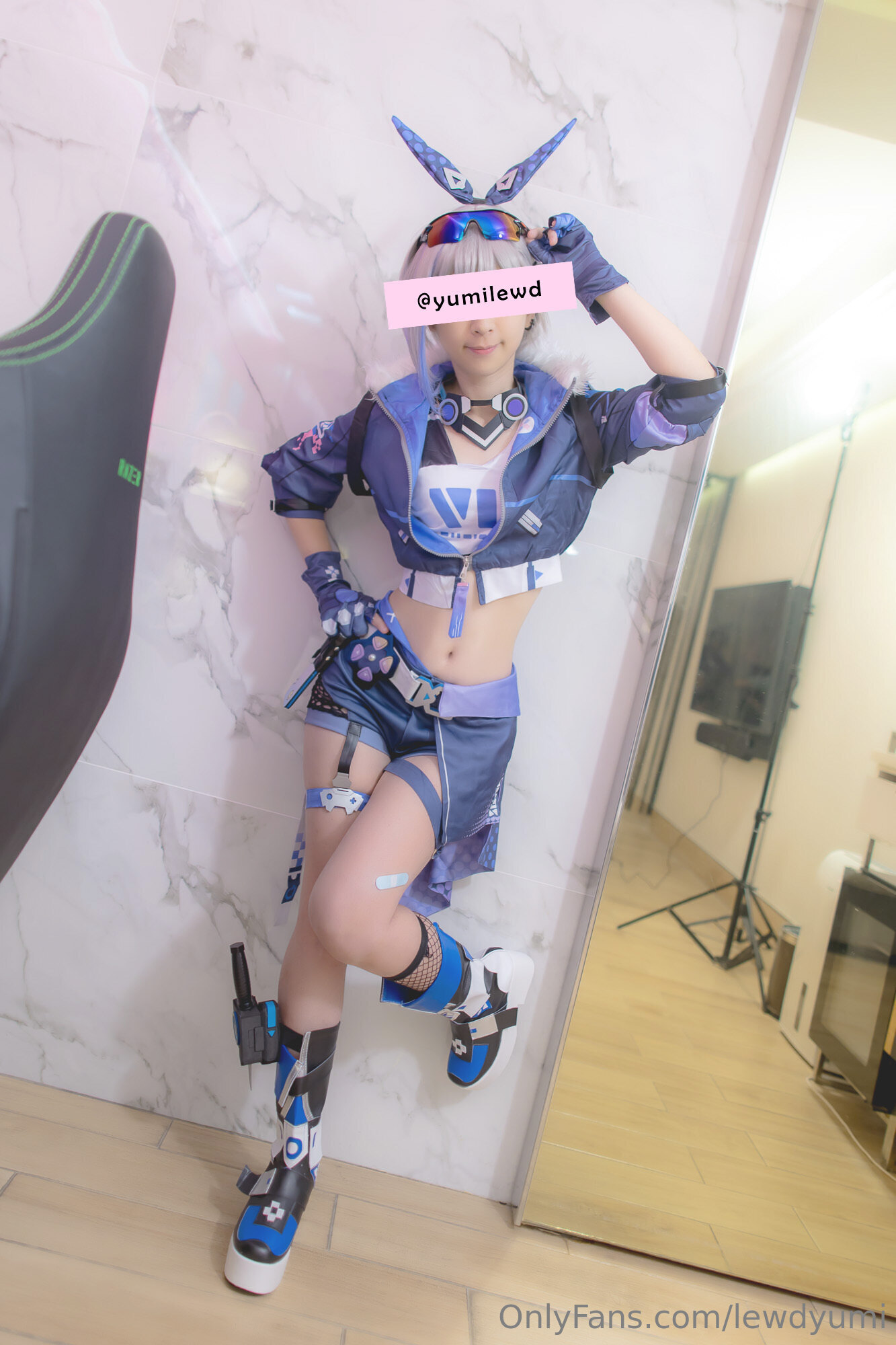 Lewd Yumi - Sói bạc