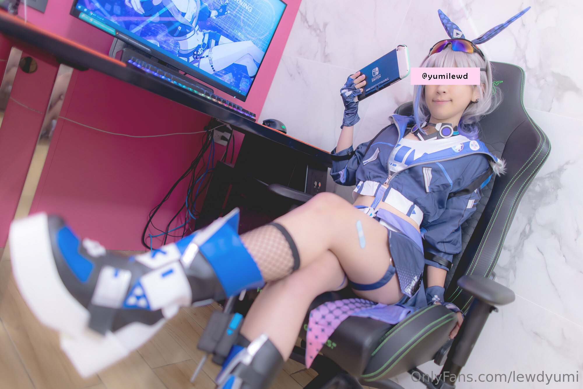 Lewd Yumi - Sói bạc