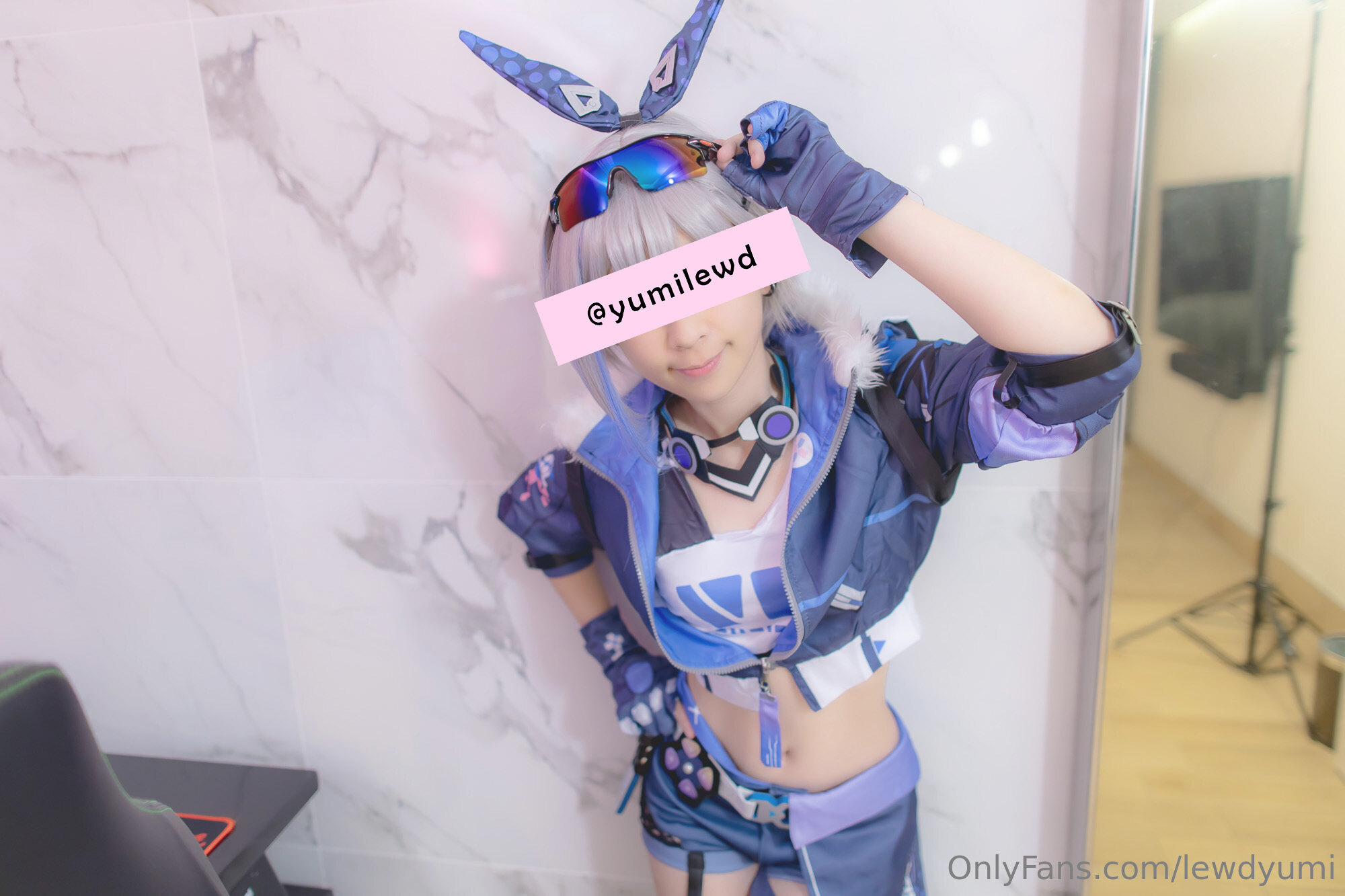Lewd Yumi - Sói bạc