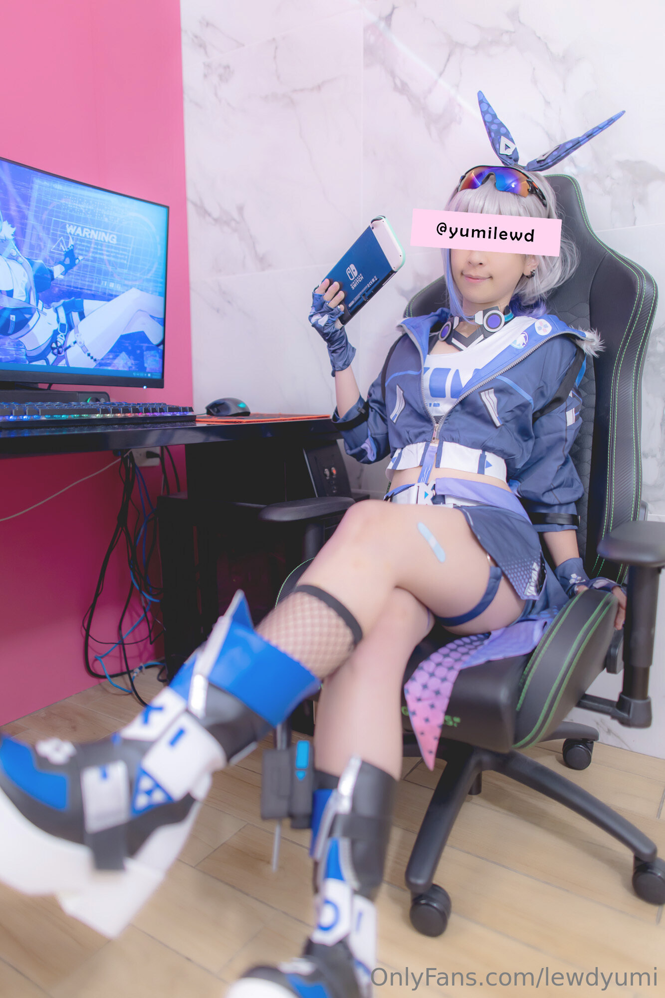 Lewd Yumi - Sói bạc