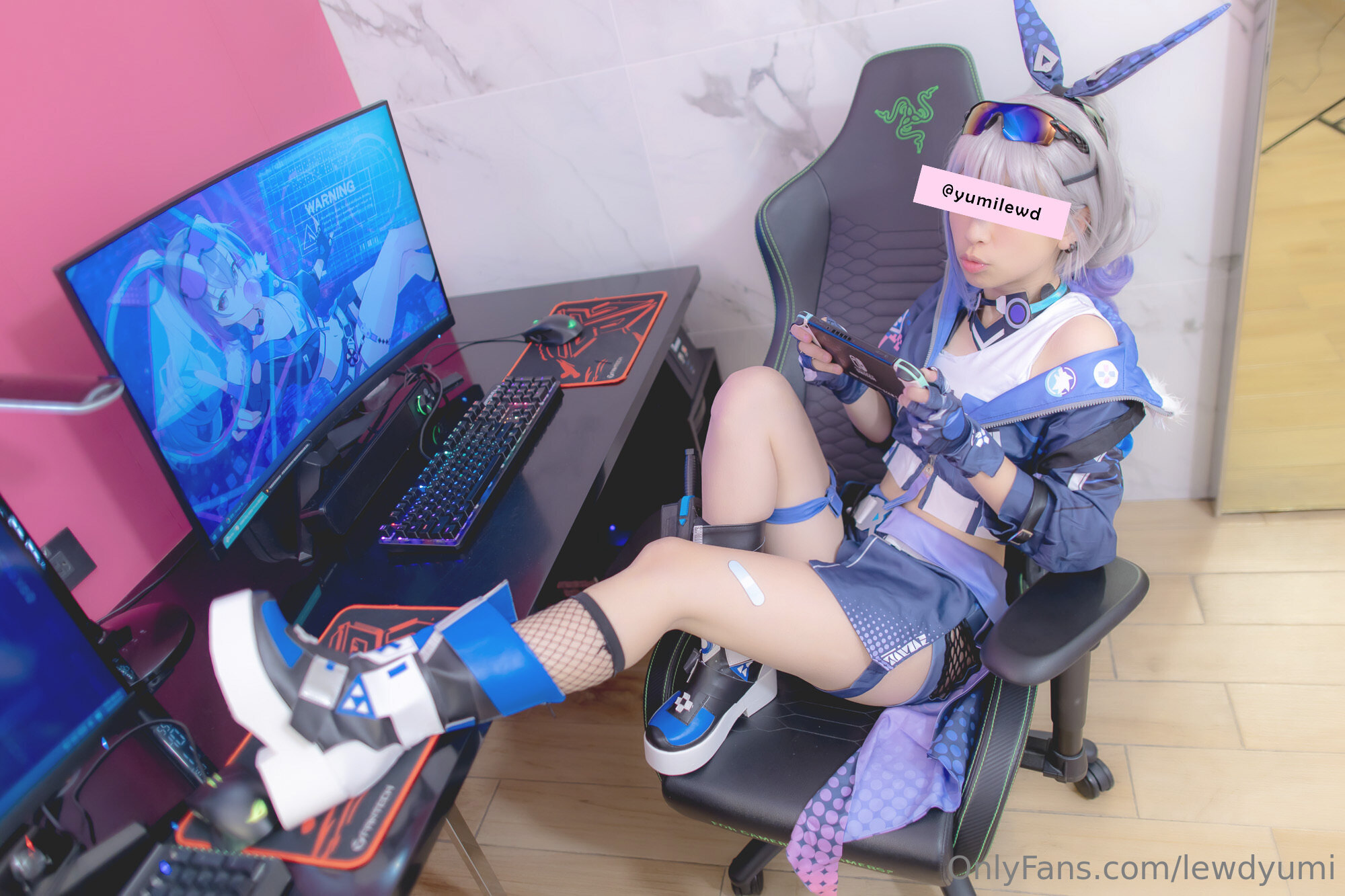 Lewd Yumi - Sói bạc