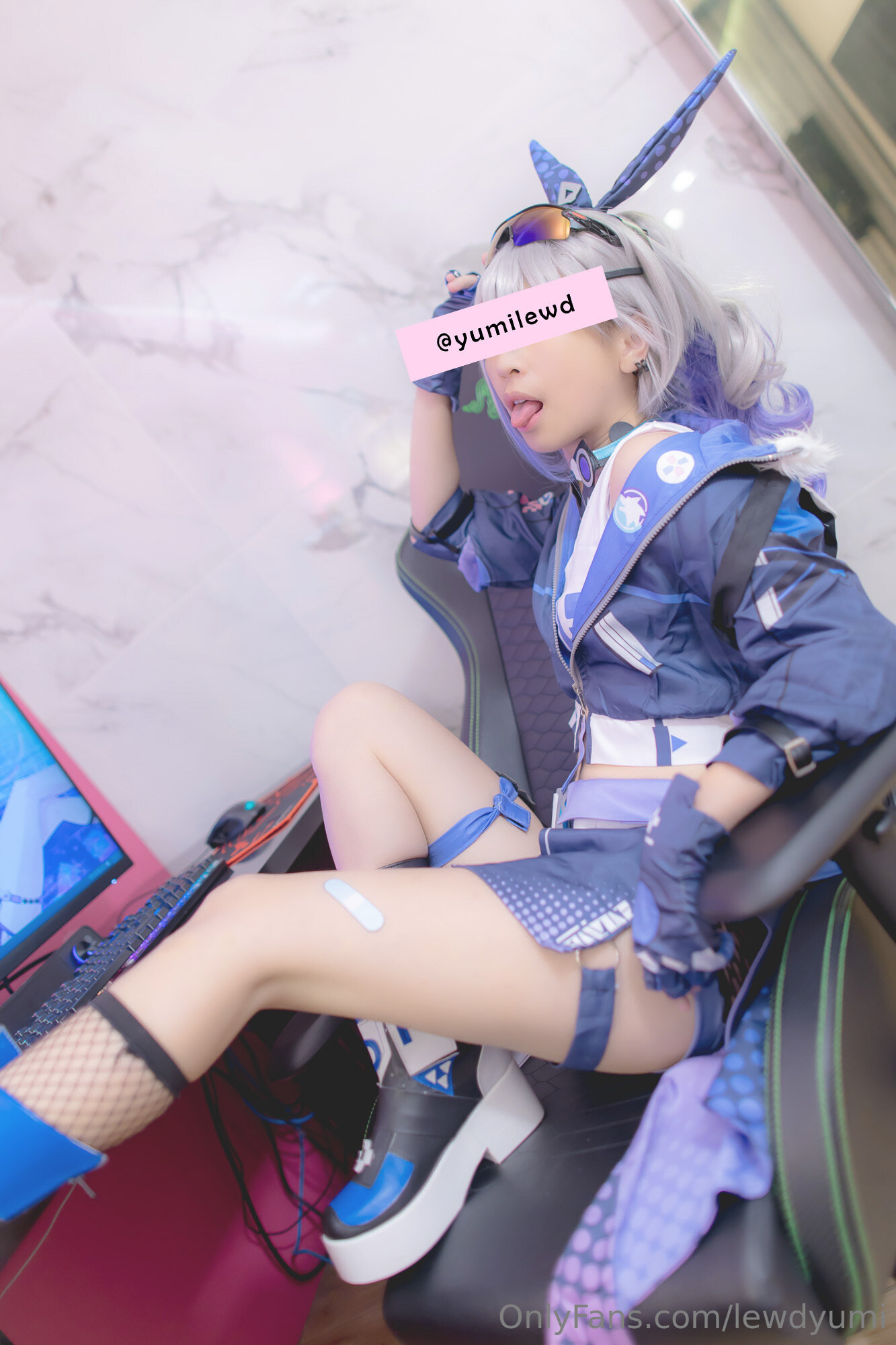 Lewd Yumi - Sói bạc