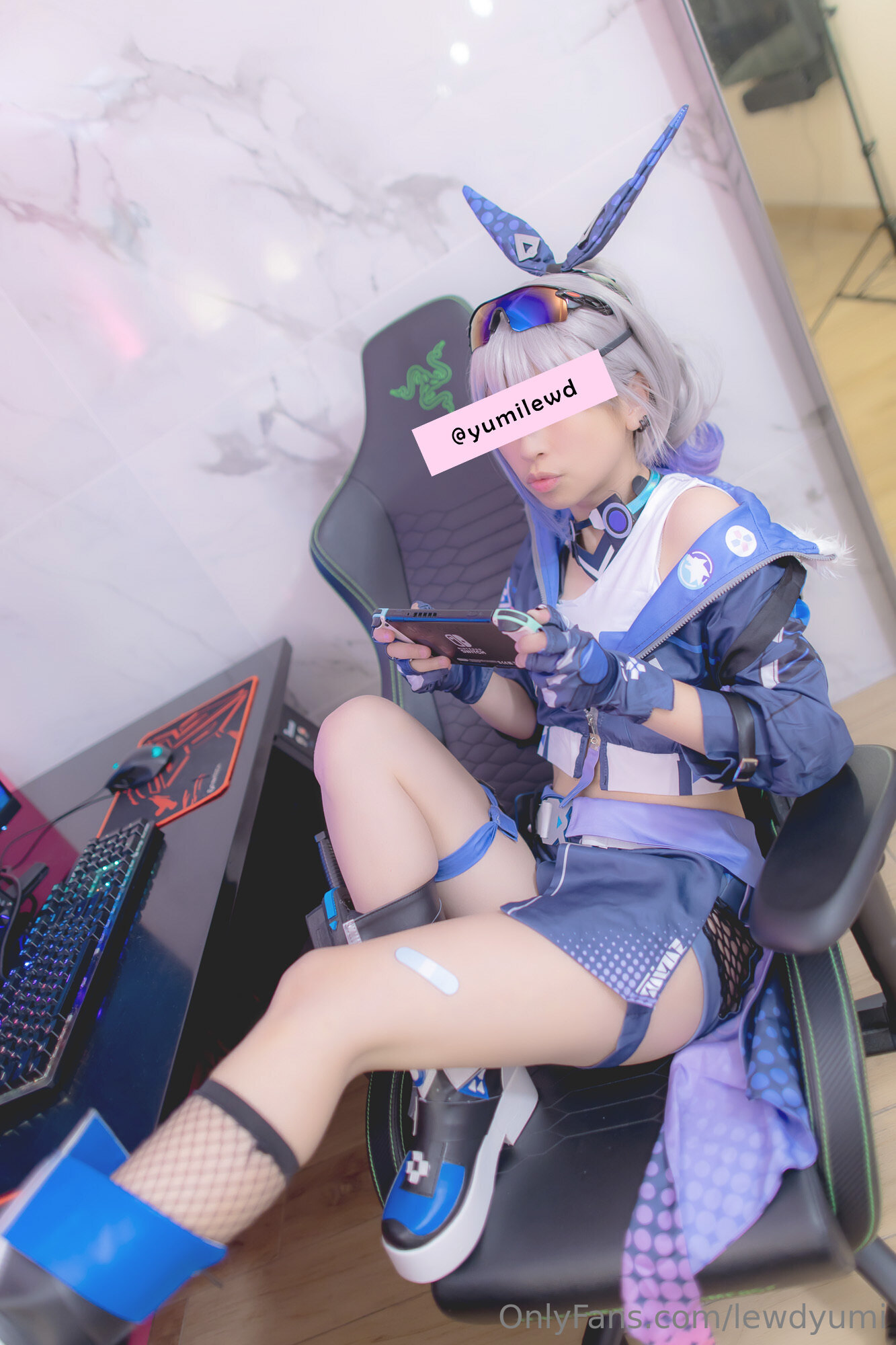 Lewd Yumi - Sói bạc