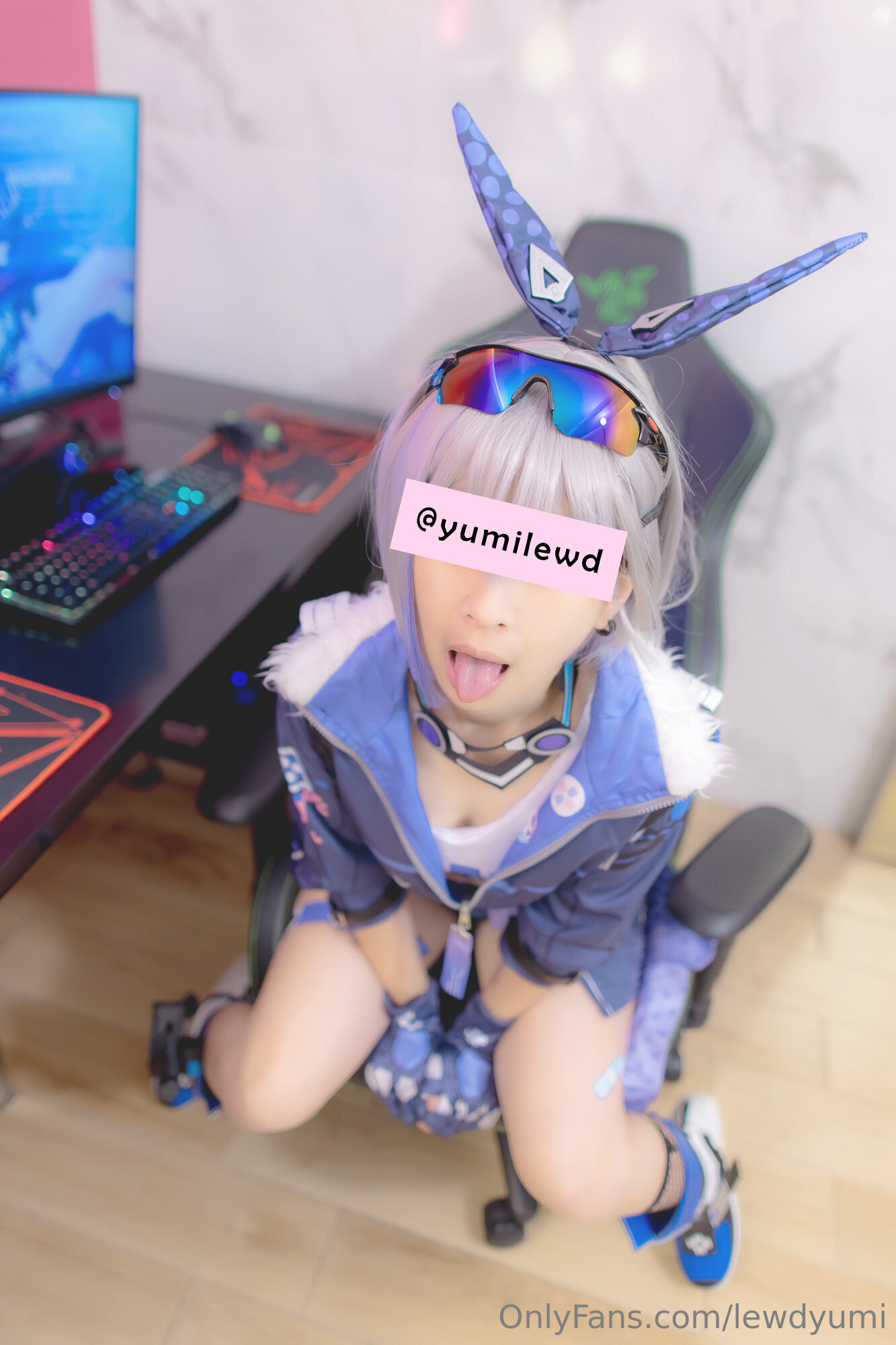 Lewd Yumi - Sói bạc