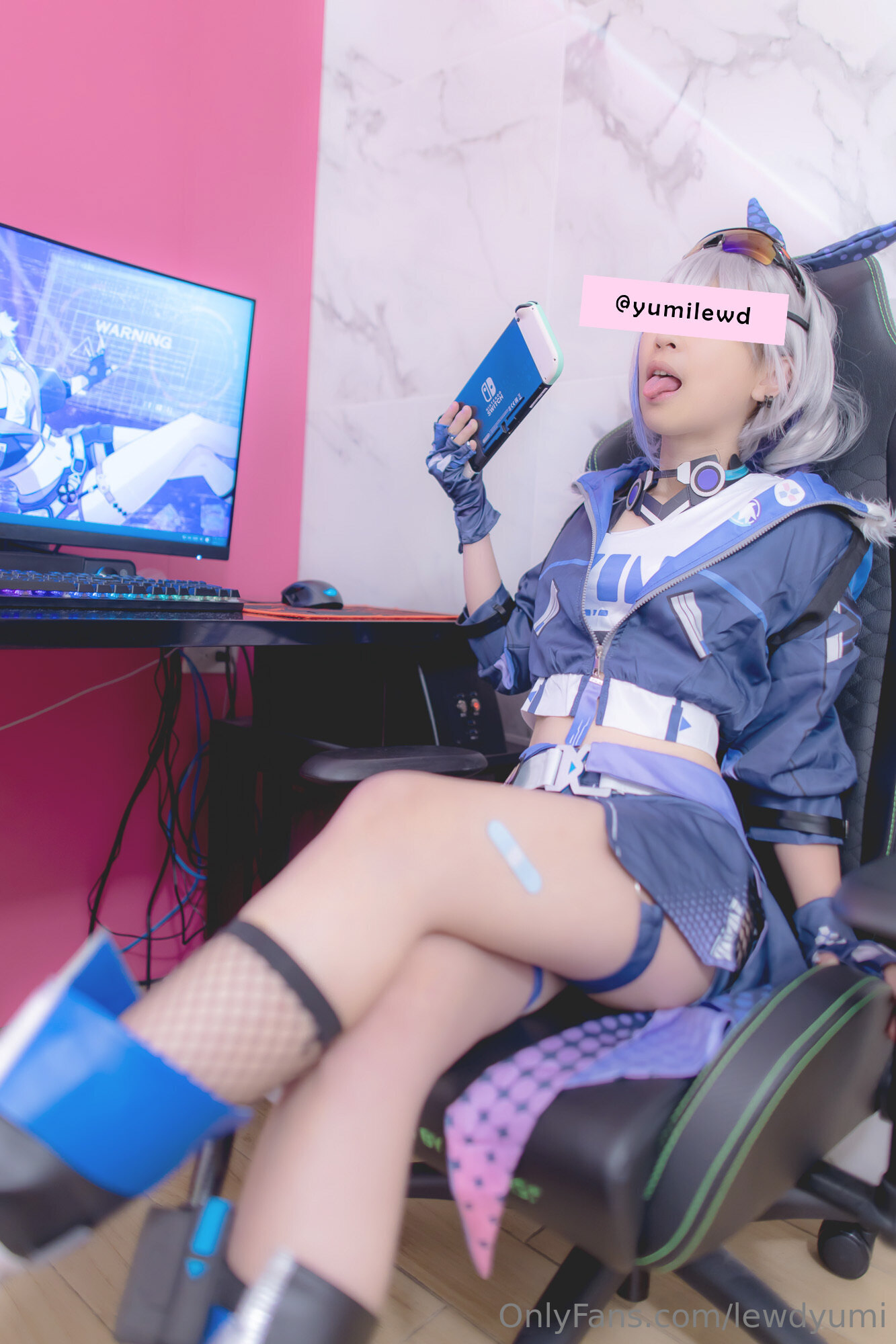 Lewd Yumi - Sói bạc