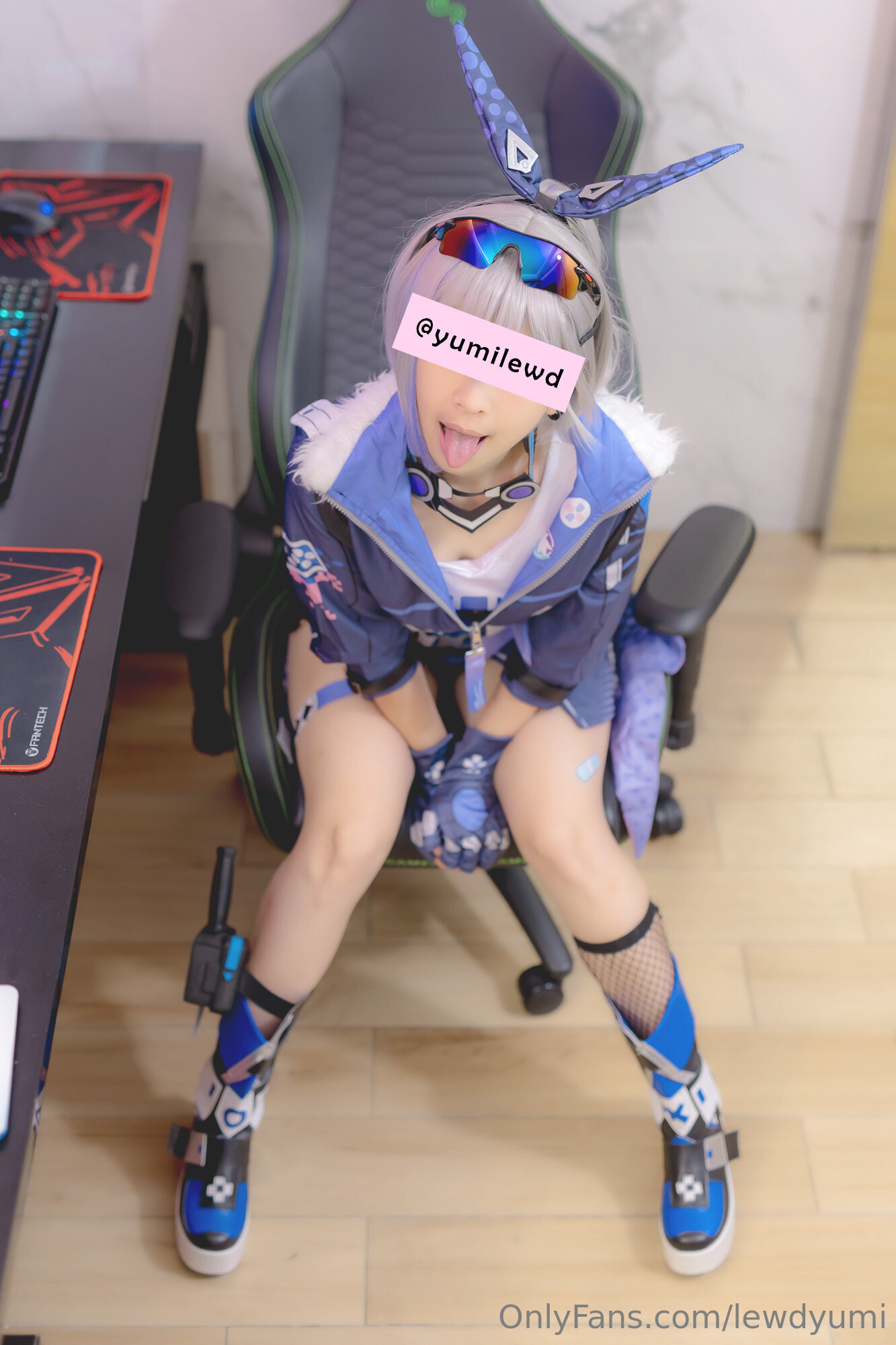 Lewd Yumi - Sói bạc
