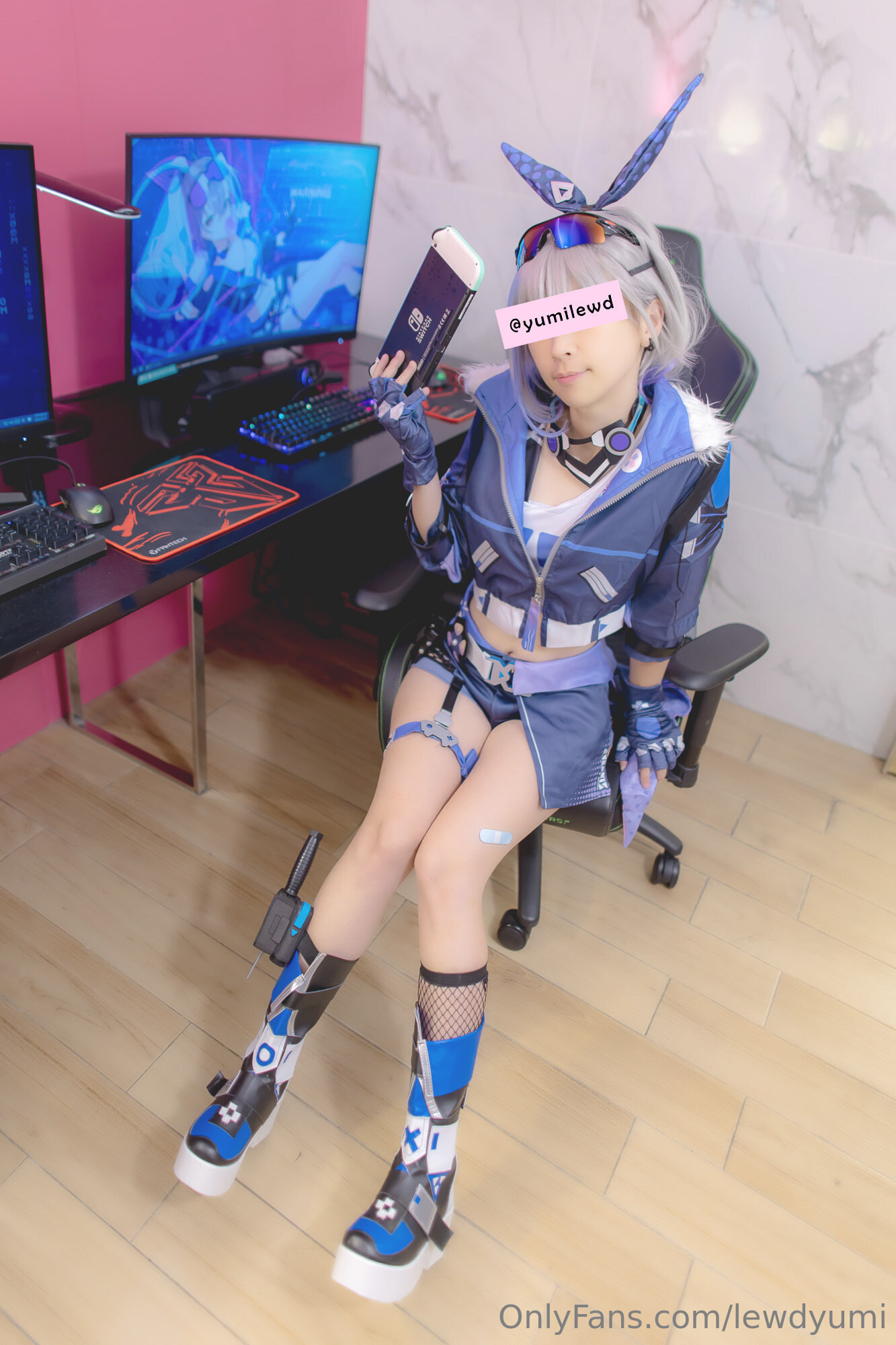 Lewd Yumi - Sói bạc