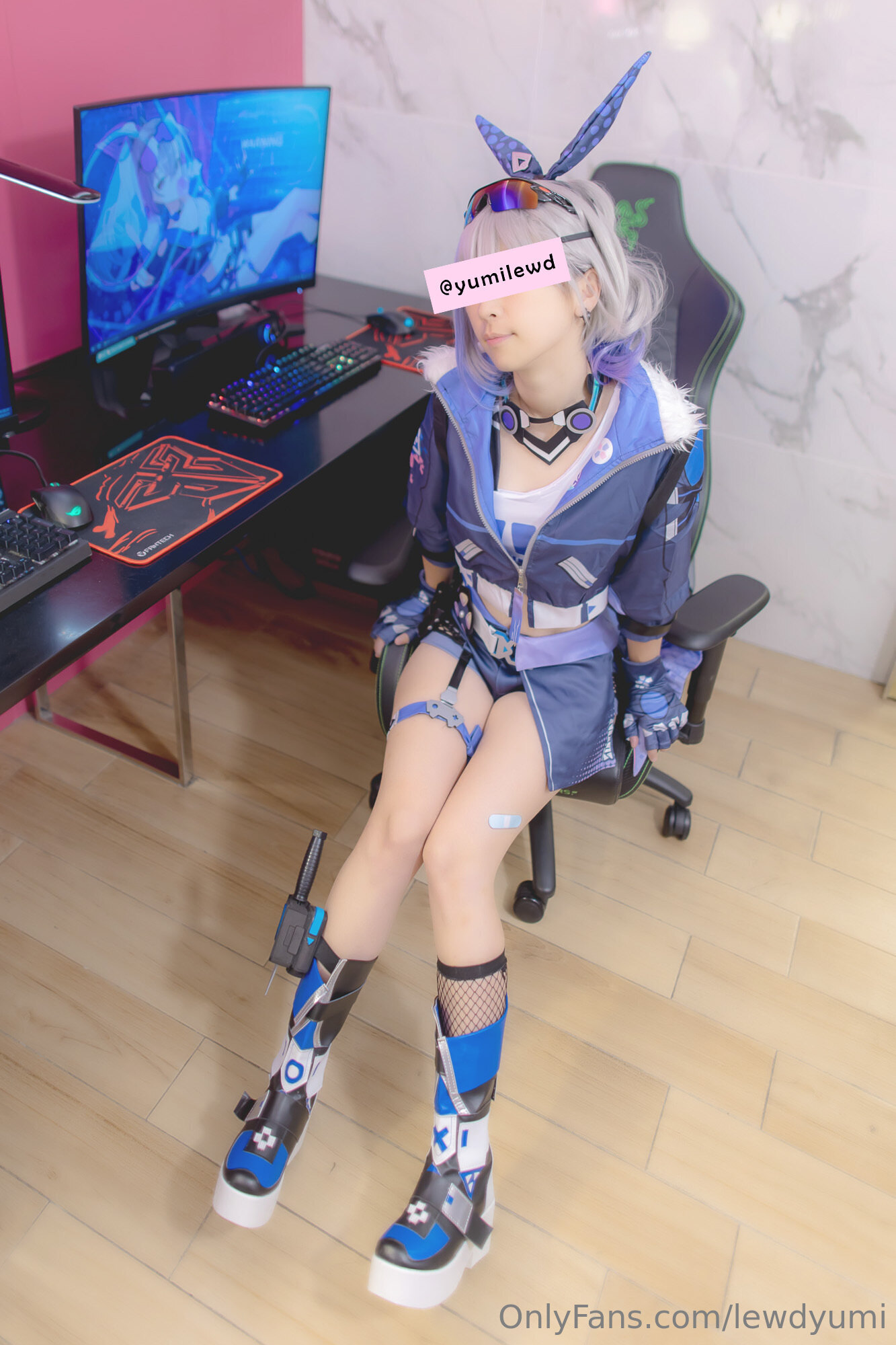 Lewd Yumi - Sói bạc