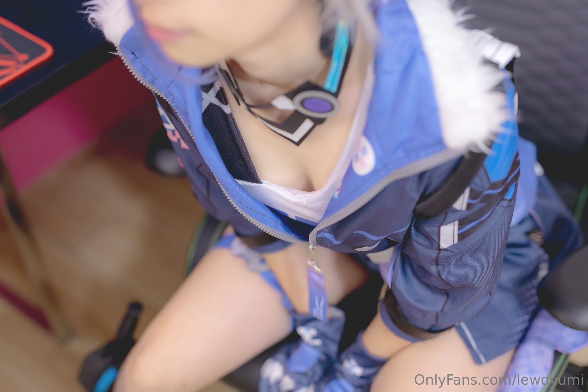 Lewd Yumi - Sói bạc