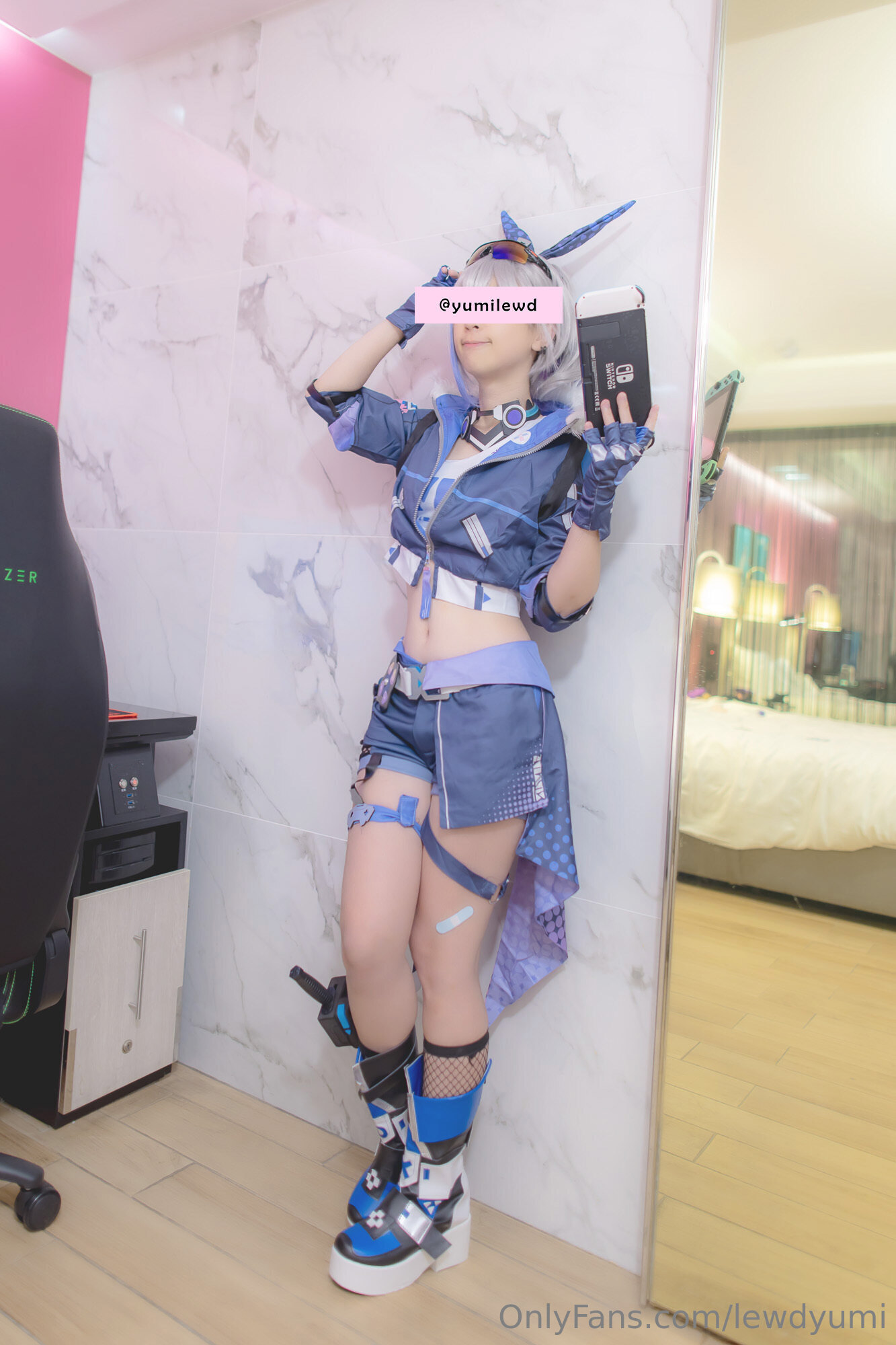 Lewd Yumi - Sói bạc