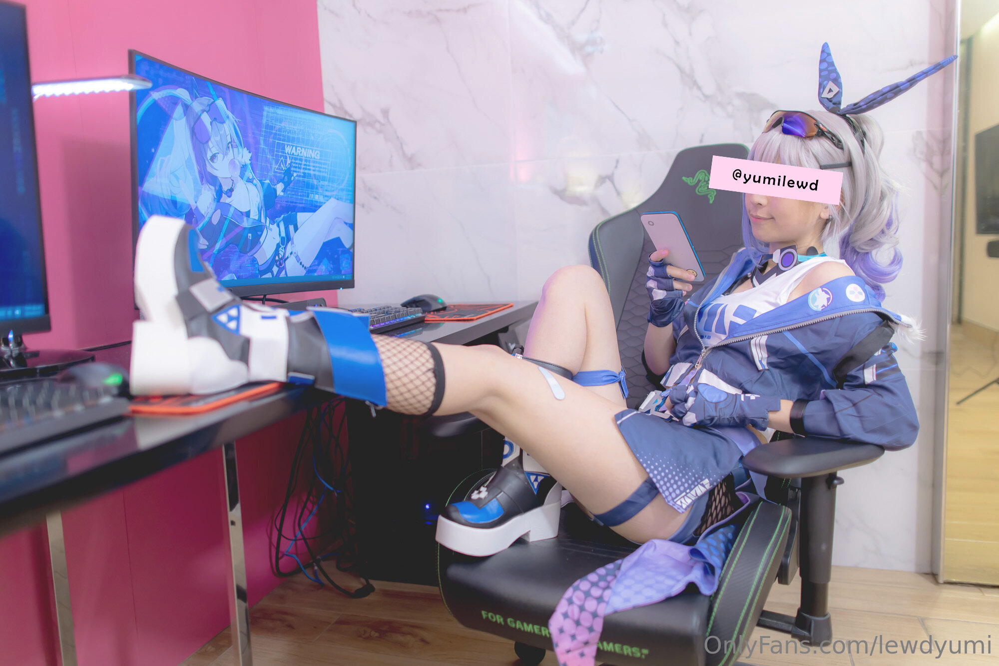 Lewd Yumi - Sói bạc