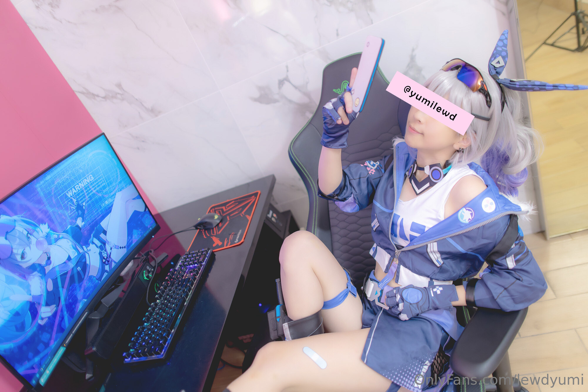 Lewd Yumi - Sói bạc