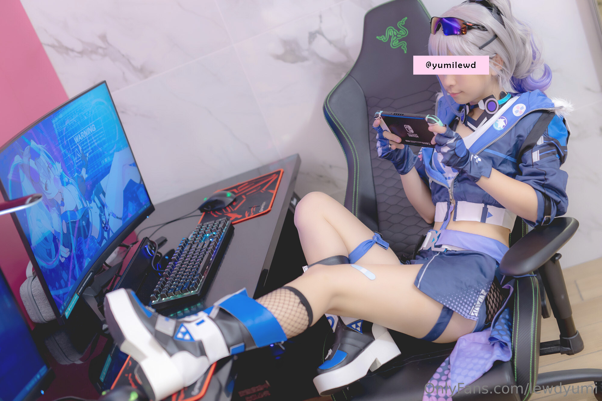 Lewd Yumi - Sói bạc