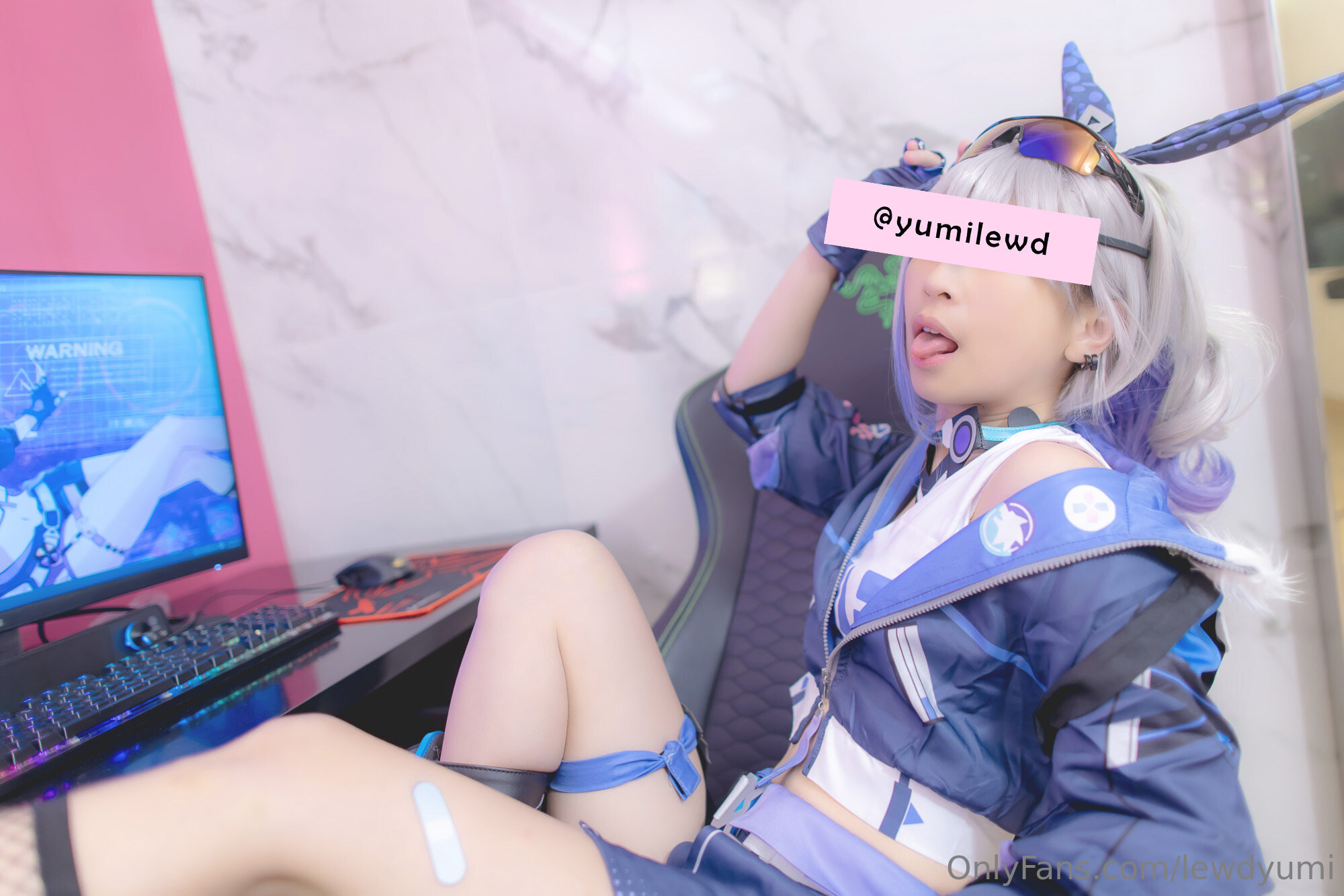 Lewd Yumi - Sói bạc
