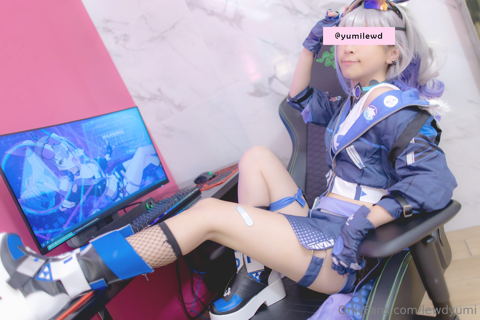 Lewd Yumi - Sói bạc