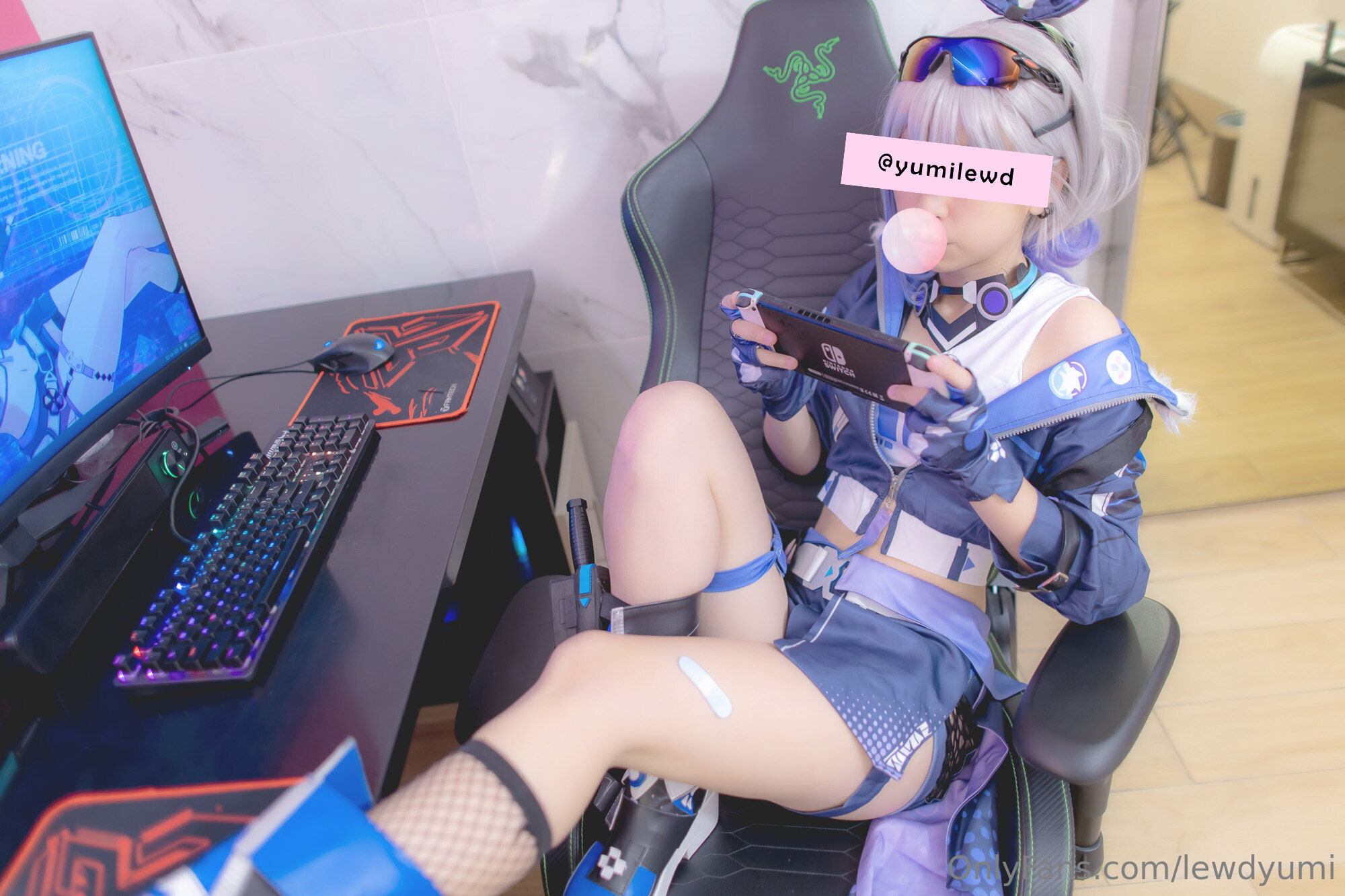 Lewd Yumi - Sói bạc