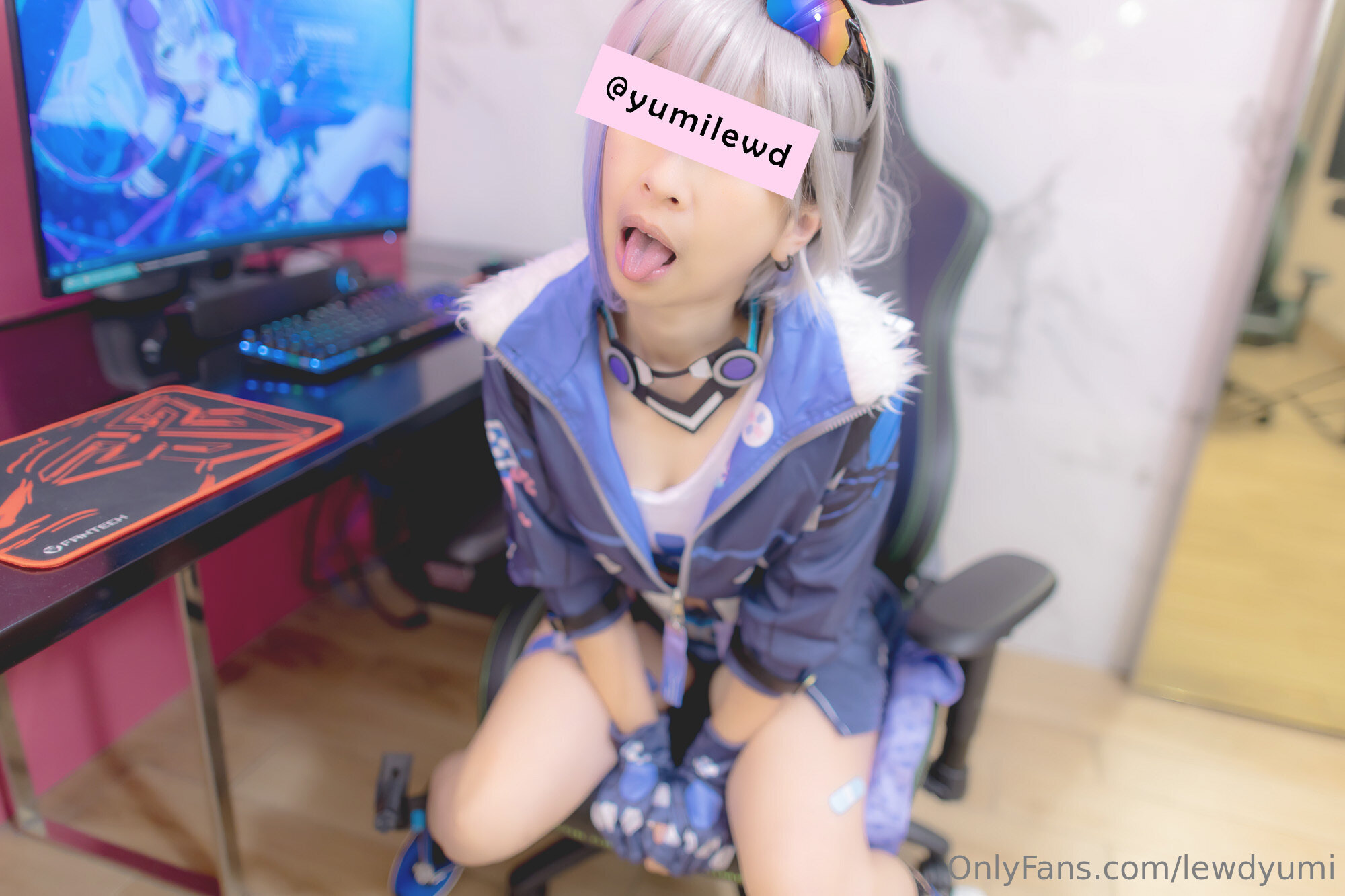 Lewd Yumi - Sói bạc