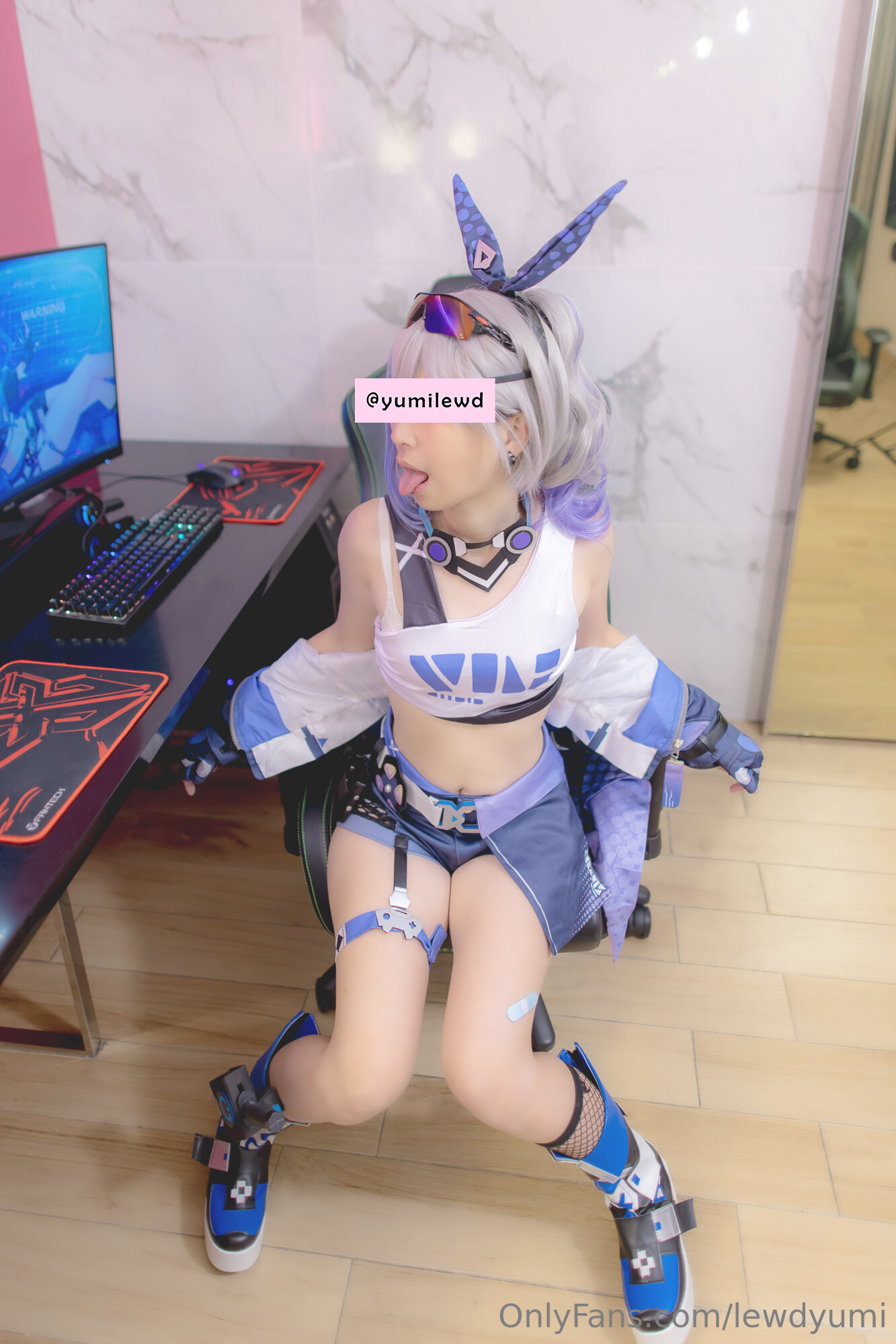 Lewd Yumi - Sói bạc
