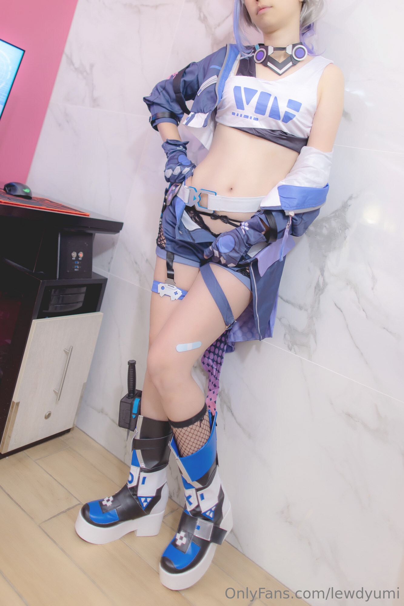 Lewd Yumi - Sói bạc