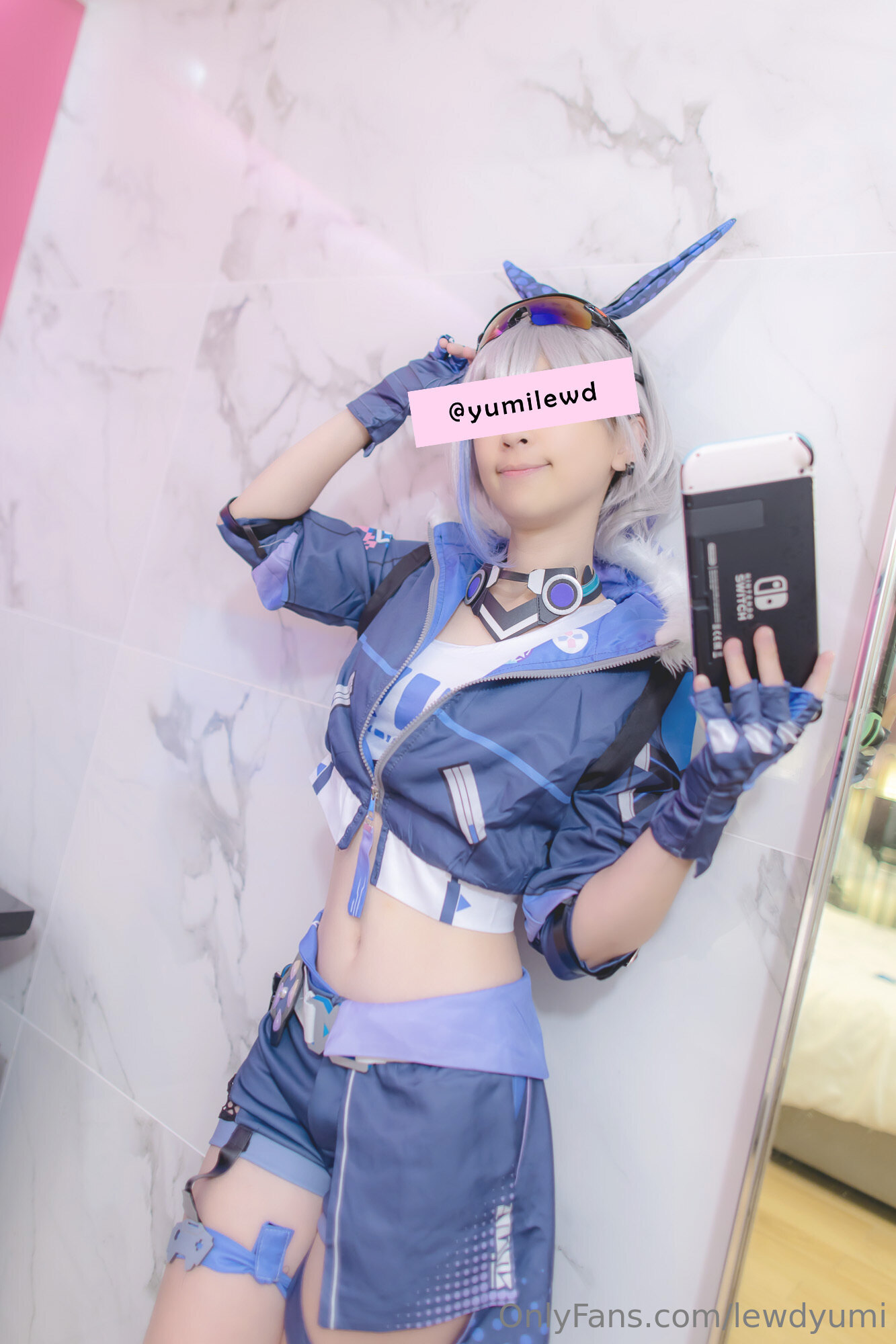 Lewd Yumi - Sói bạc